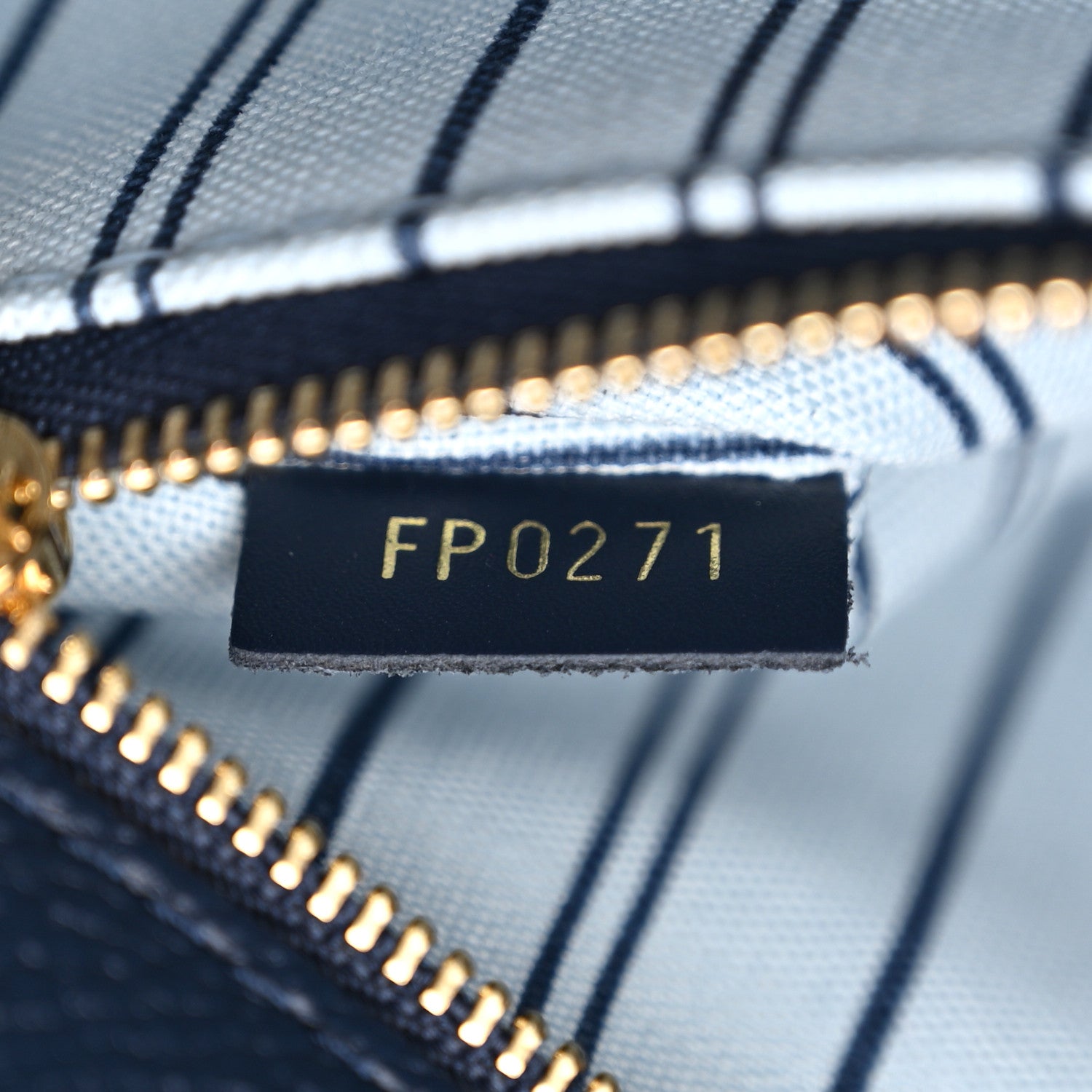 Louis Vuitton Raffia Calfskin Monogram Giant Onthego MM Blue 7 of 10