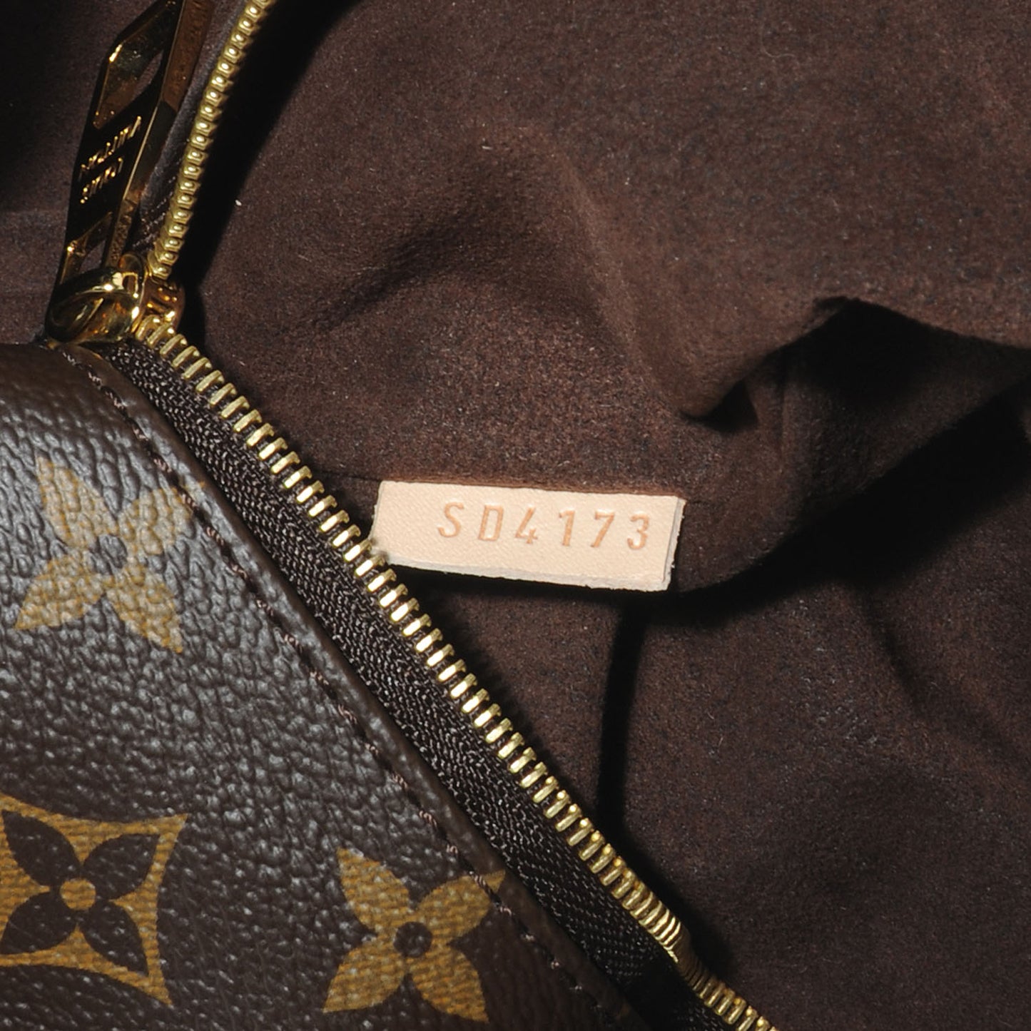 Monogram Metis