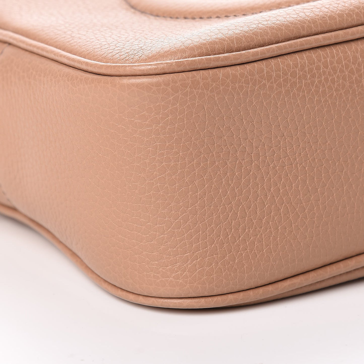 Pebbled Calfskin Small Soho Disco Bag Camelia