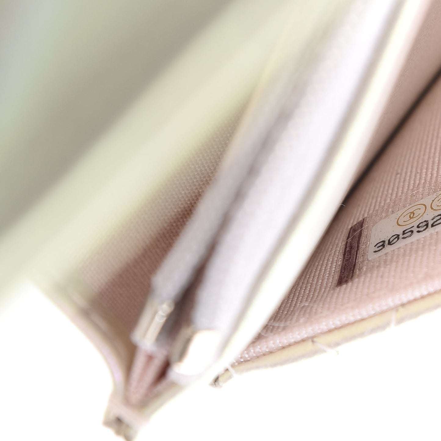 Iridescent Lambskin Quilted Wallet On Chain WOC Ivory