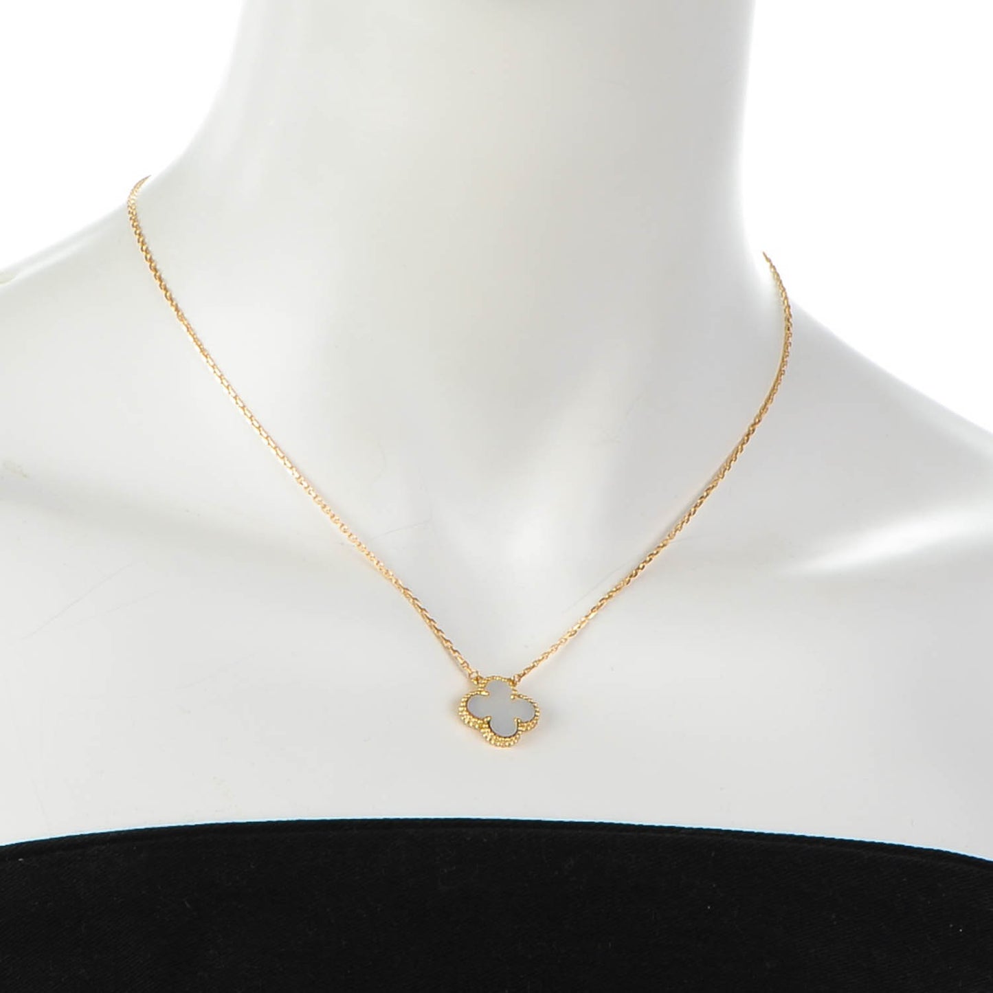 18K Yellow Gold Mother of Pearl Vintage Alhambra Pendant Necklace