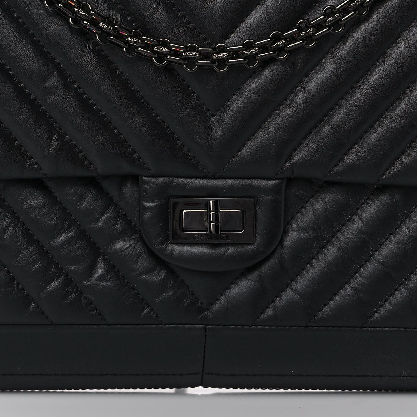 Aged Calfskin Chevron Quilted 2.55 Reissue 226 So Black