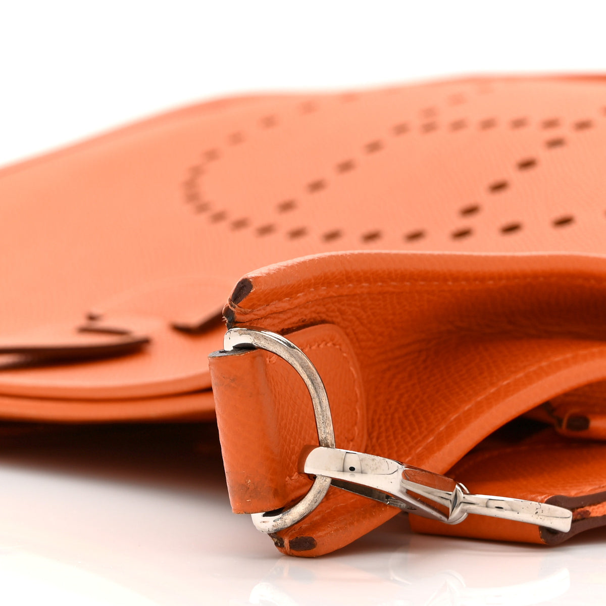 Epsom Evelyne III GM Orange