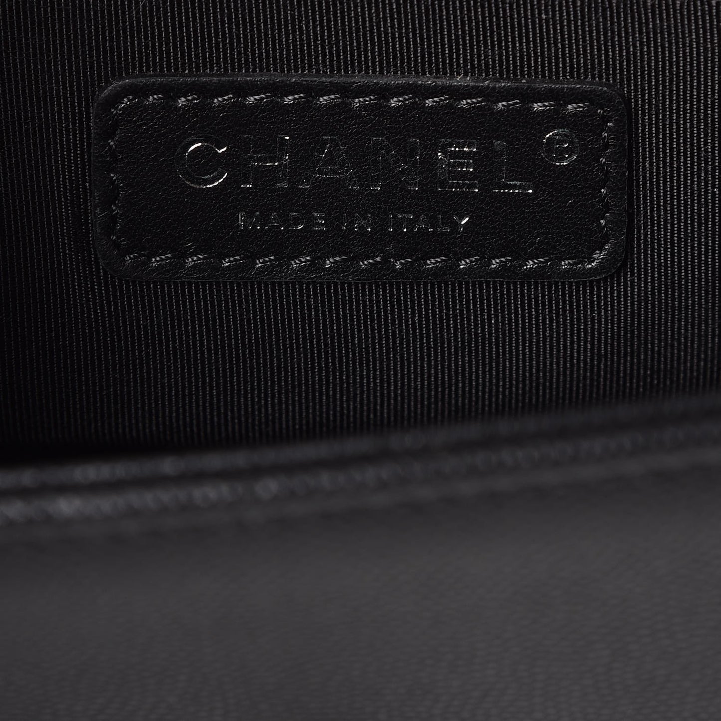 Caviar Chevron Quilted Small Boy Flap Black