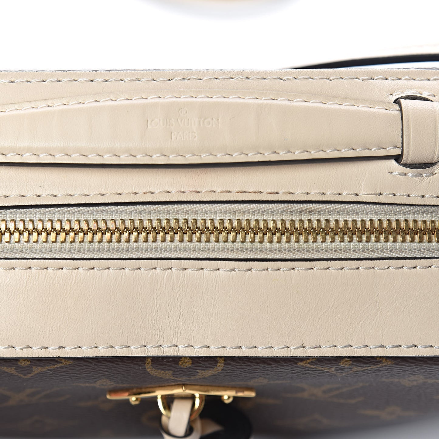 Monogram Saintonge Creme