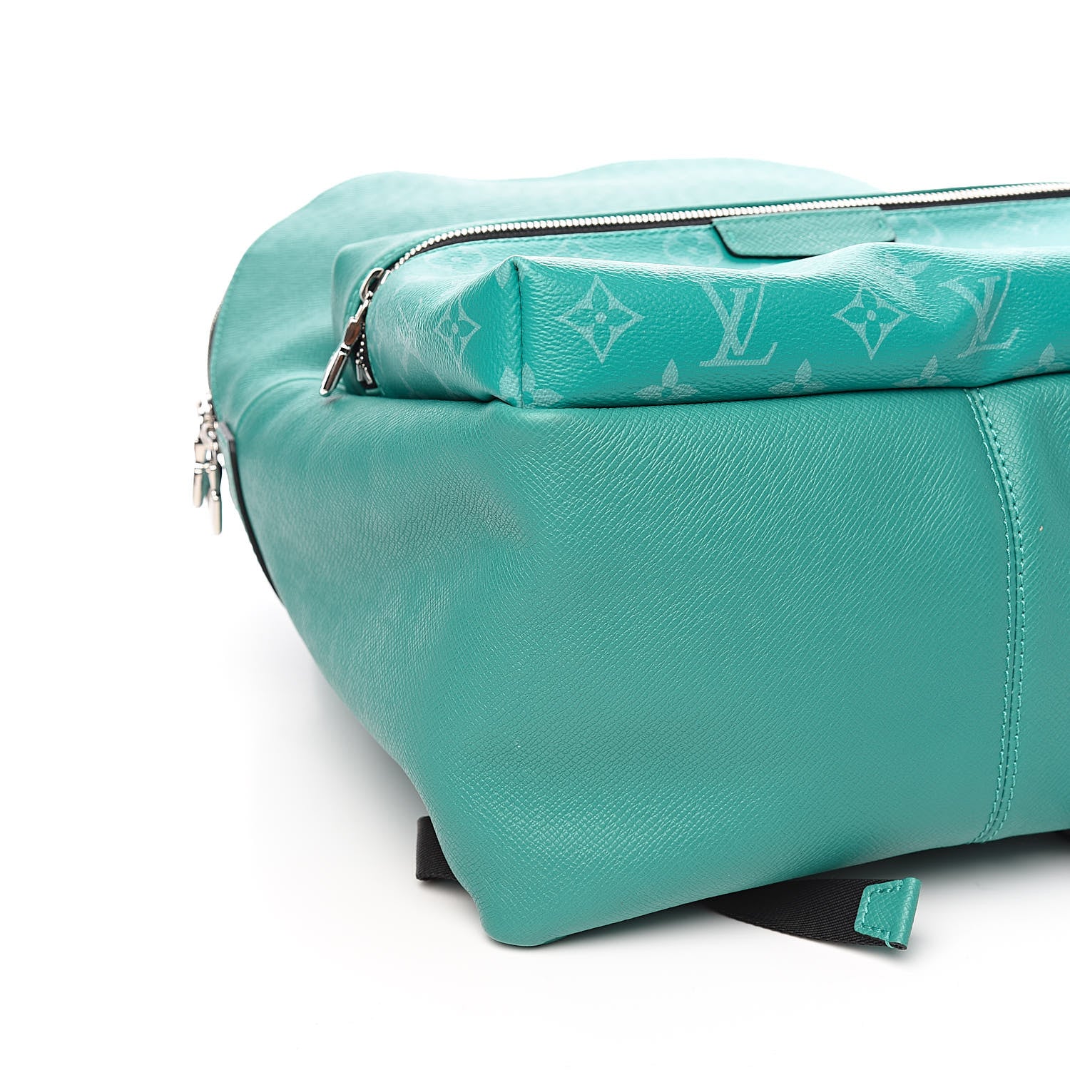 Louis Vuitton Taiga Monogram Discovery Backpack PM Vert 8 of 10