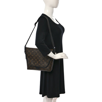 Louis Vuitton Monogram Macassar Magnetic Messenger 2 of 8