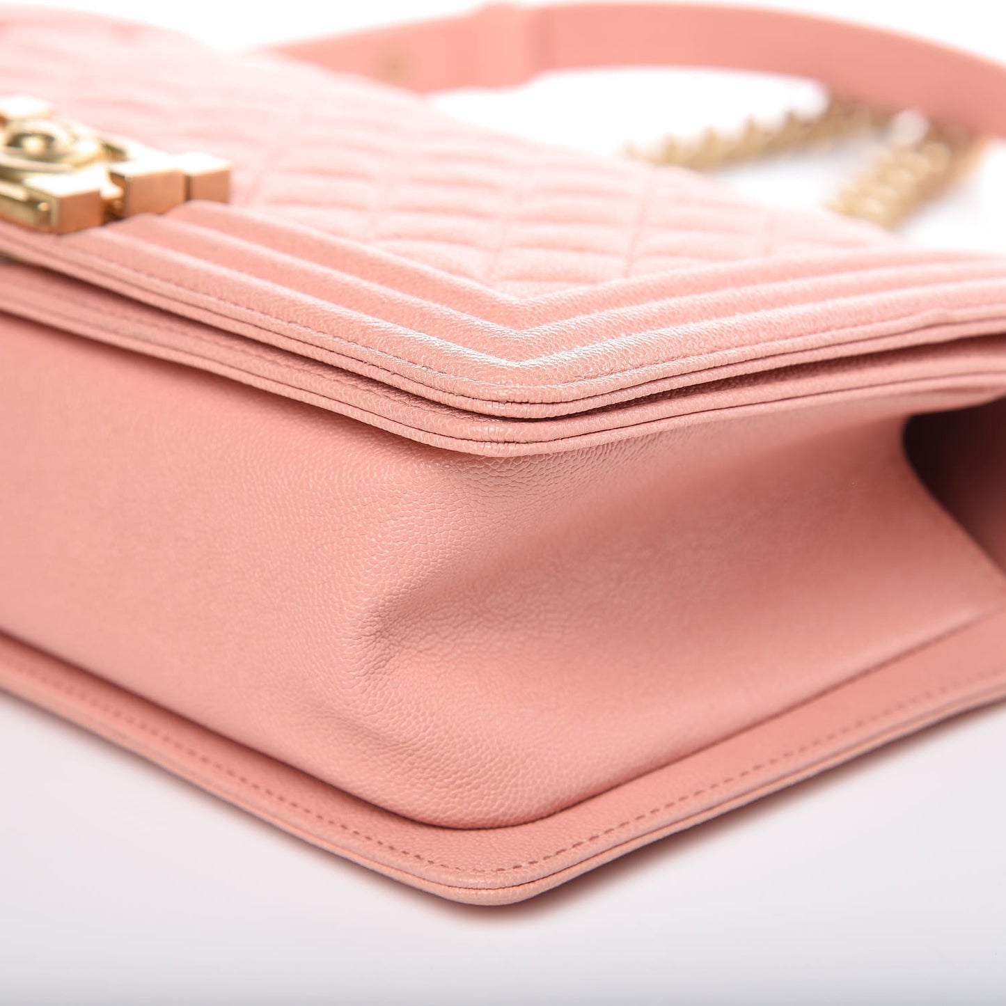 Caviar Quilted Medium Boy Flap Light Pink