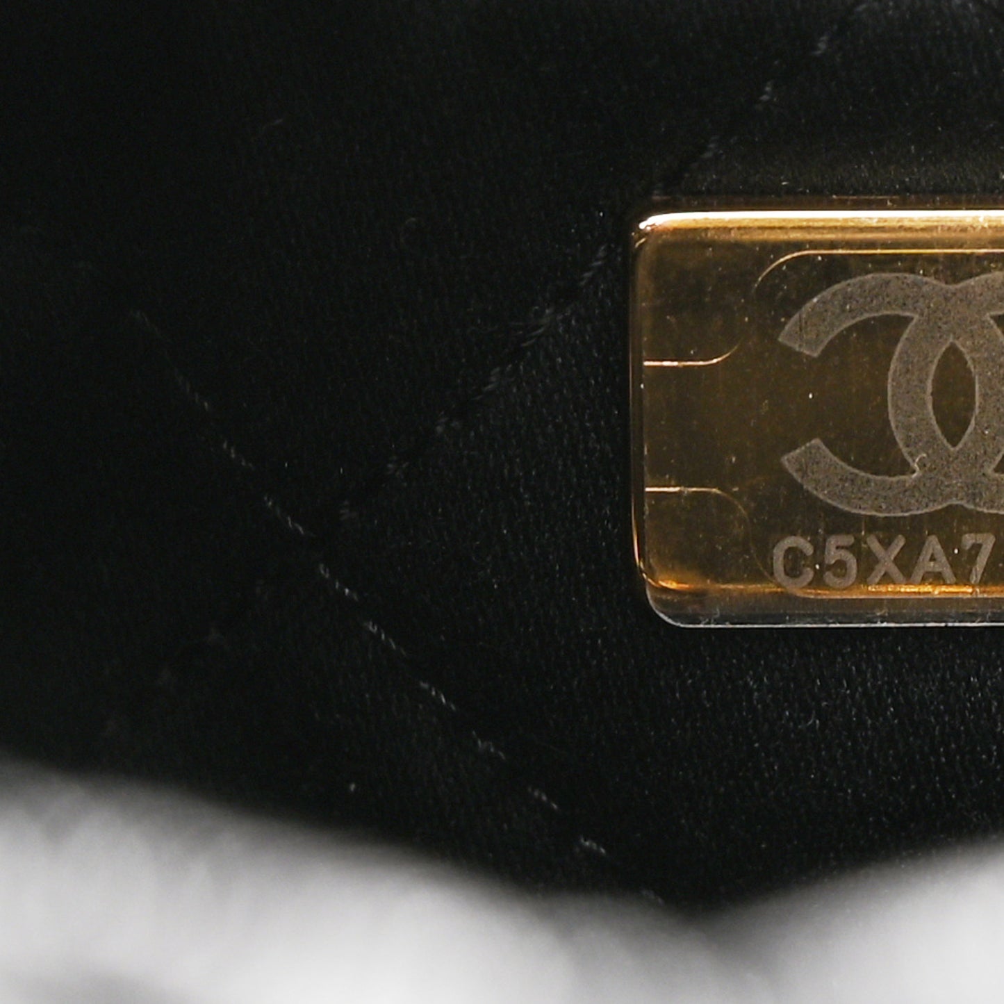 Shiny Crumpled Calfskin Quilted Pearl Mini Chanel 22 Black