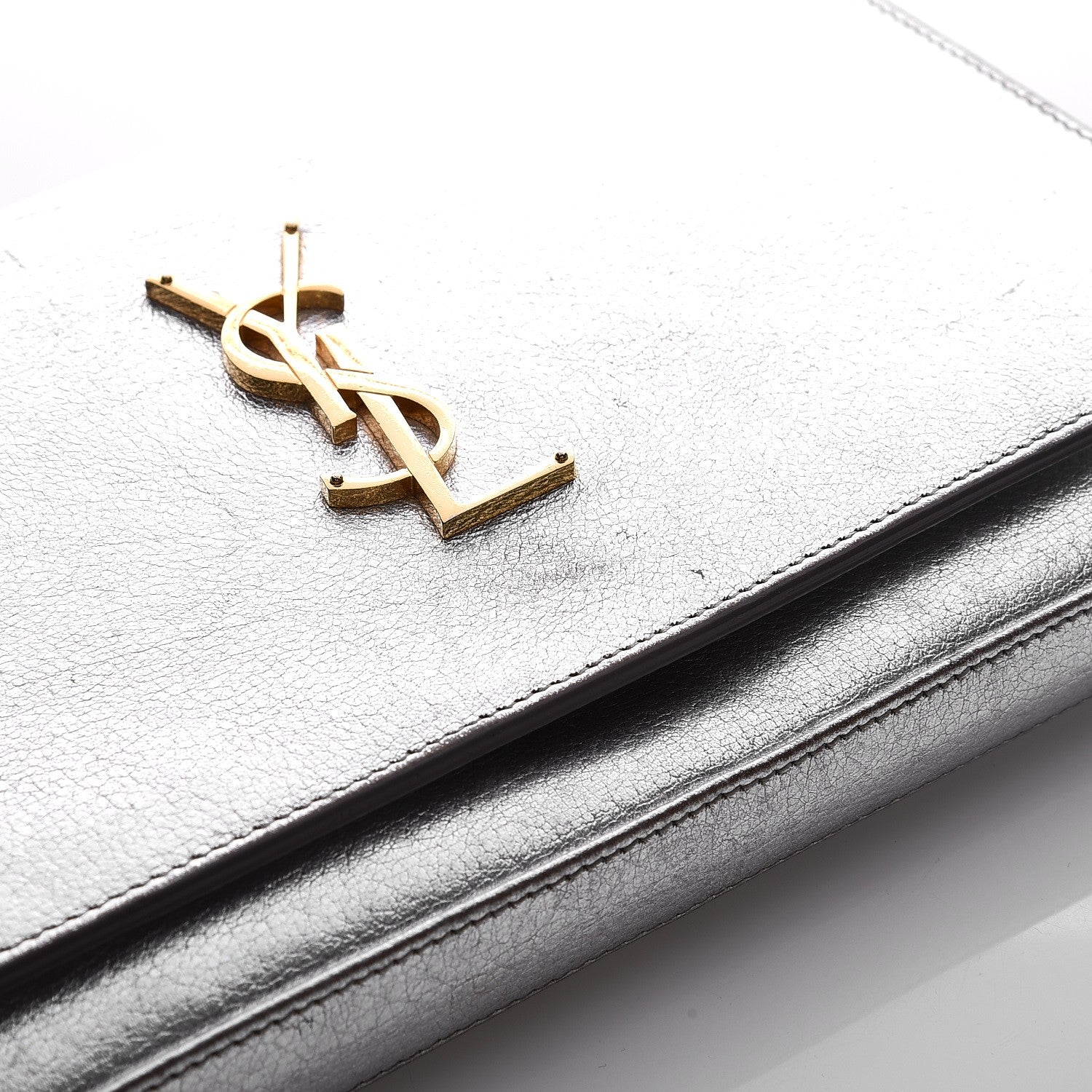 Saint Laurent Grained Metallic Calfskin Monogram Chain Wallet Argento 8 of 19