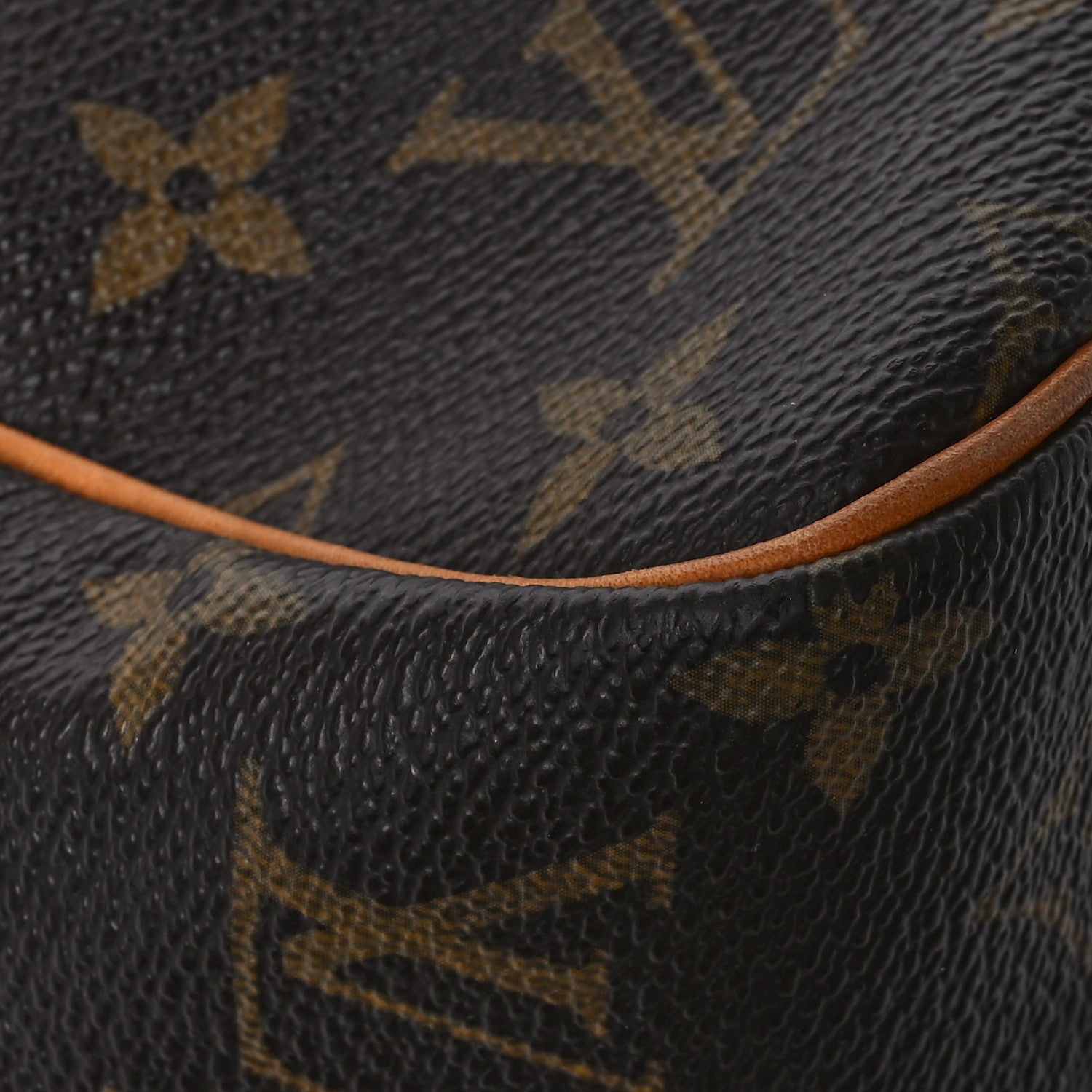 Louis Vuitton Monogram Batignolles Vertical 11 of 14