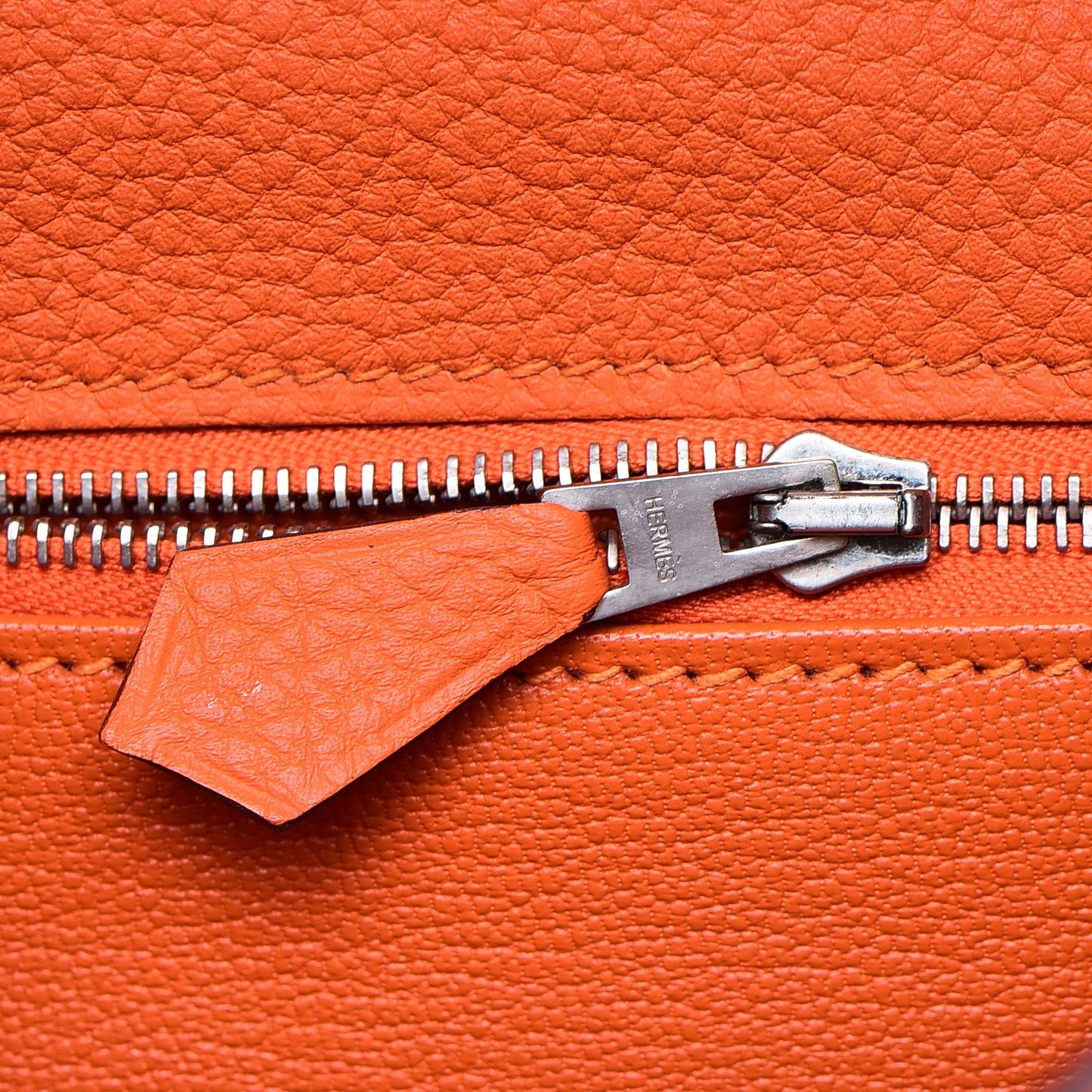 Togo Kelly Retourne 28 Feu