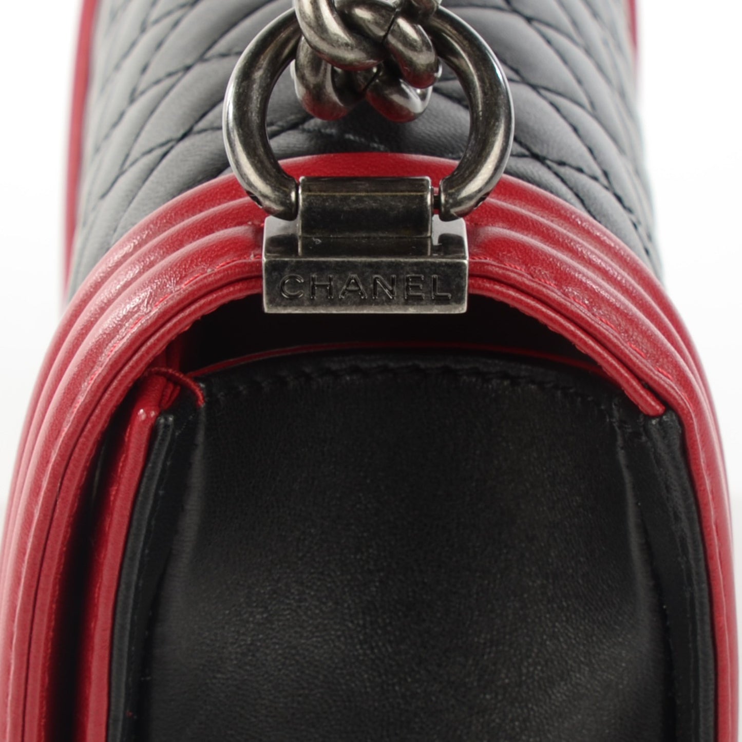 Lambskin Quilted Medium Boy Flap Black Red