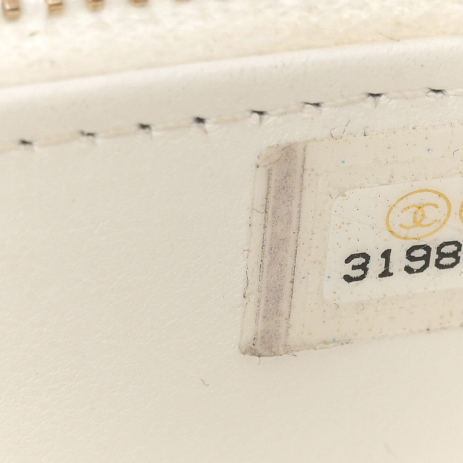 Chanel Shiny Caviar Quilted Pick Me Up Vanity Case White 7 of 17