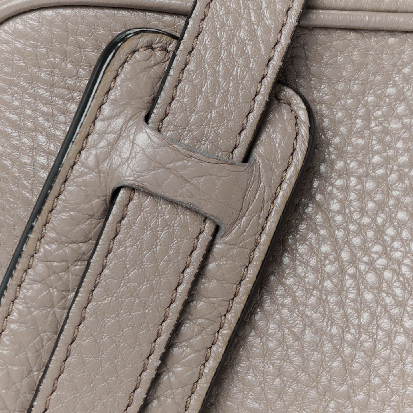 Vitello Phenix Camera Bag Argilla