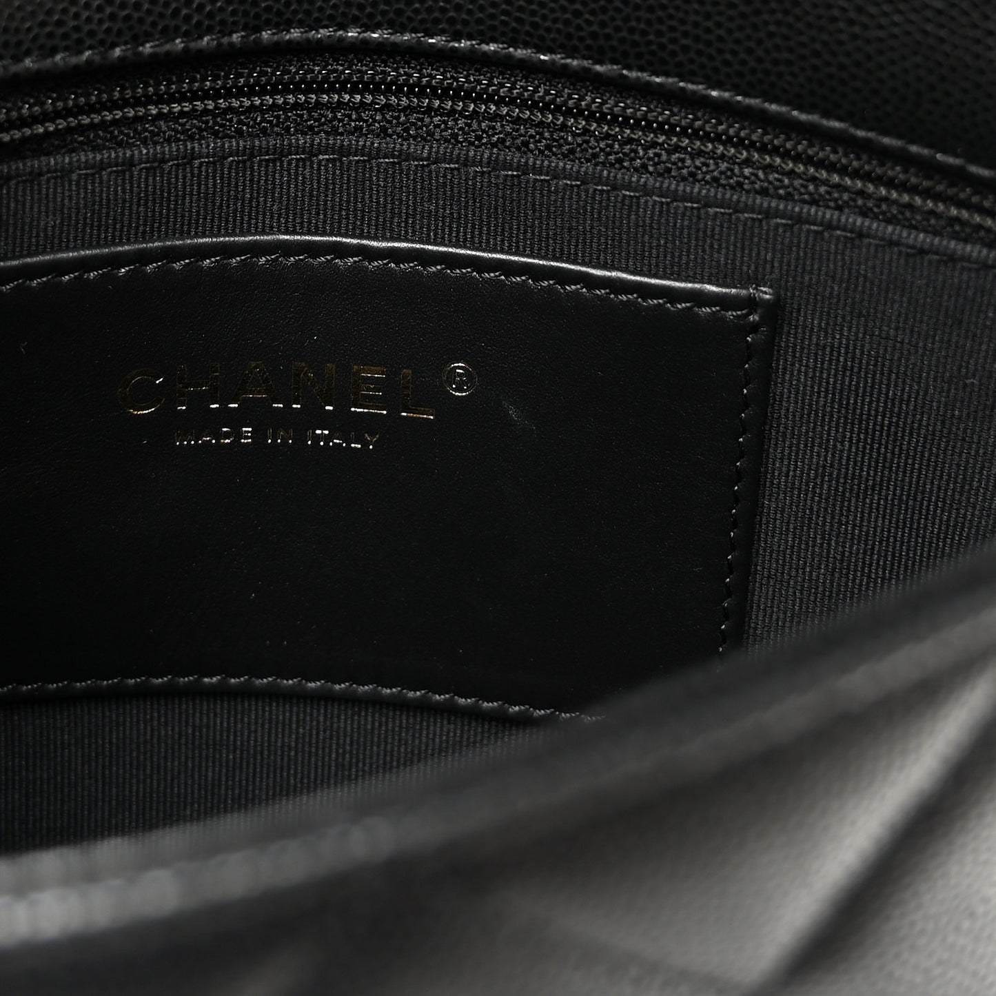Shiny Caviar Quilted Mini Chain Messenger Flap Bag Black