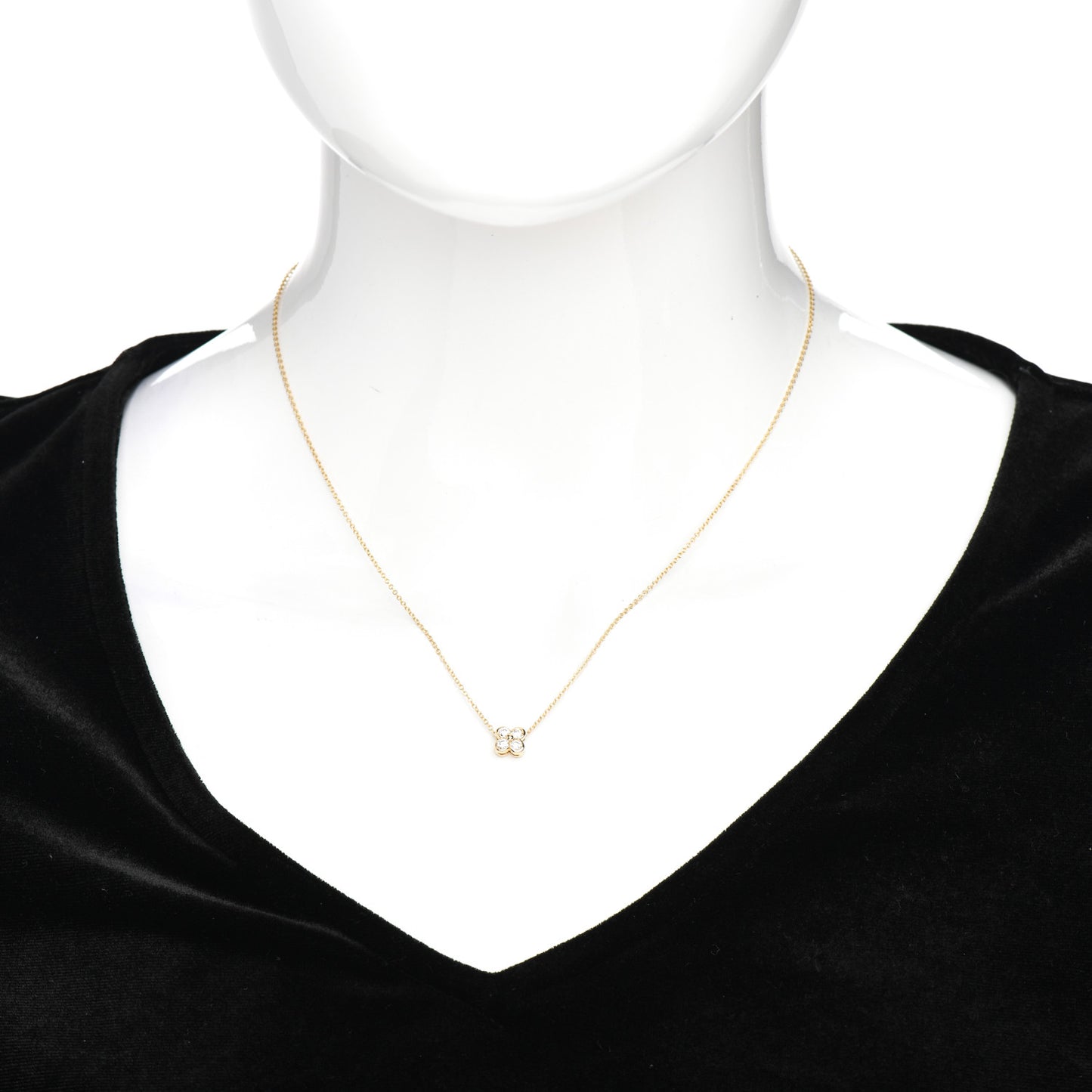18K Yellow Gold Diamond Flower Pendant Necklace