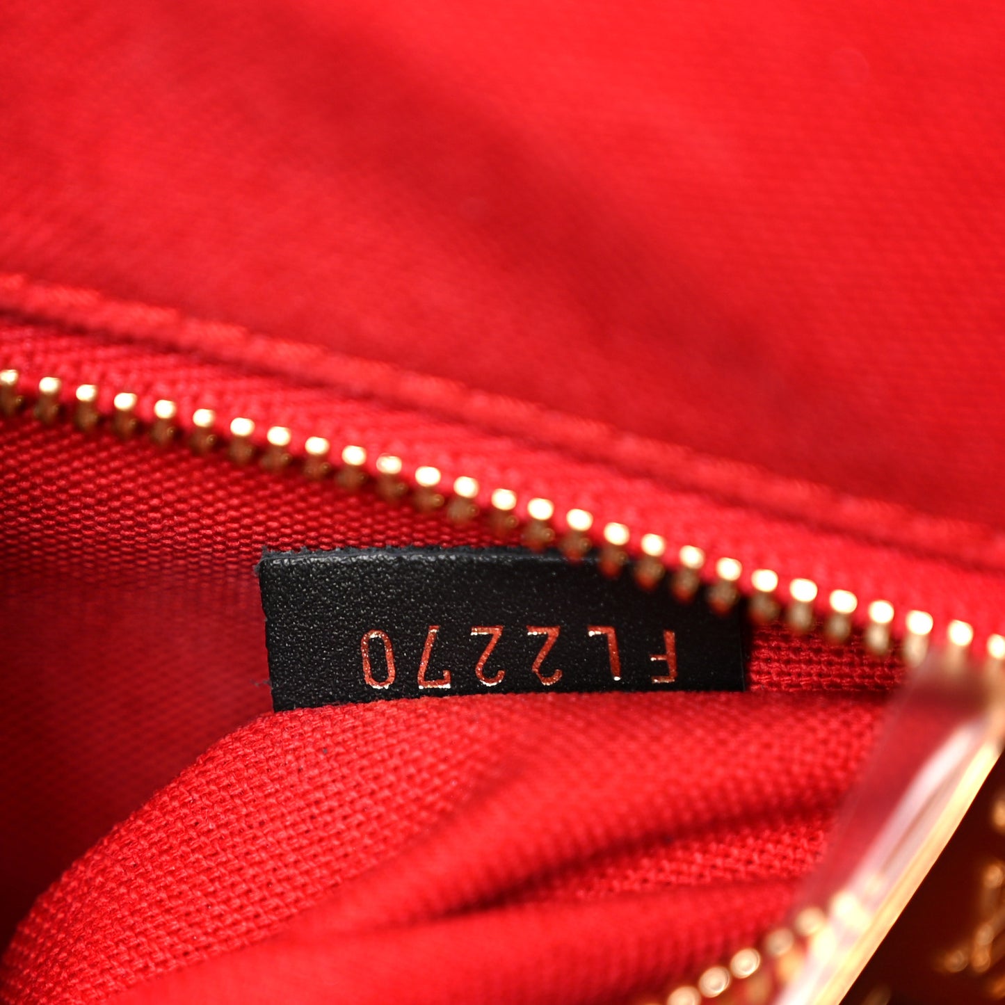 Reverse Monogram Giant Onthego MM
