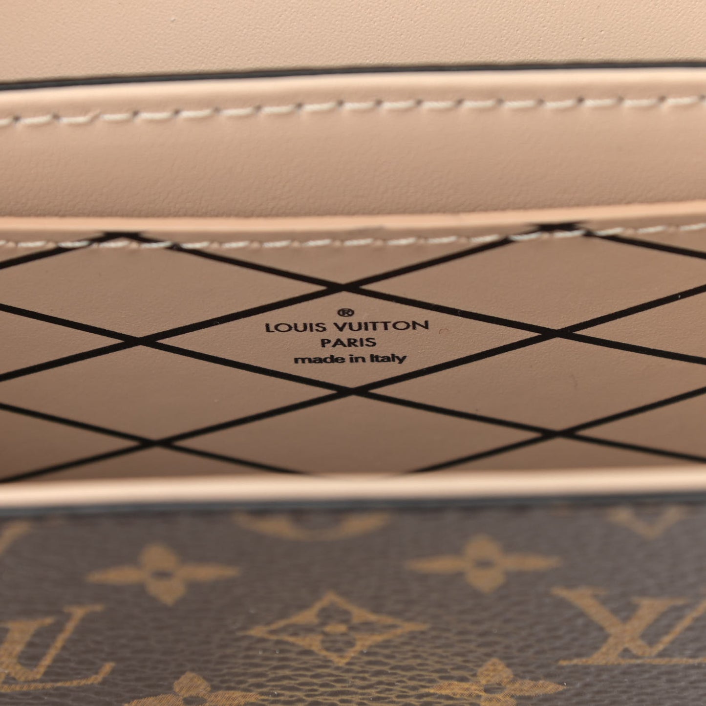 Monogram Pochette Trunk Verticale Black