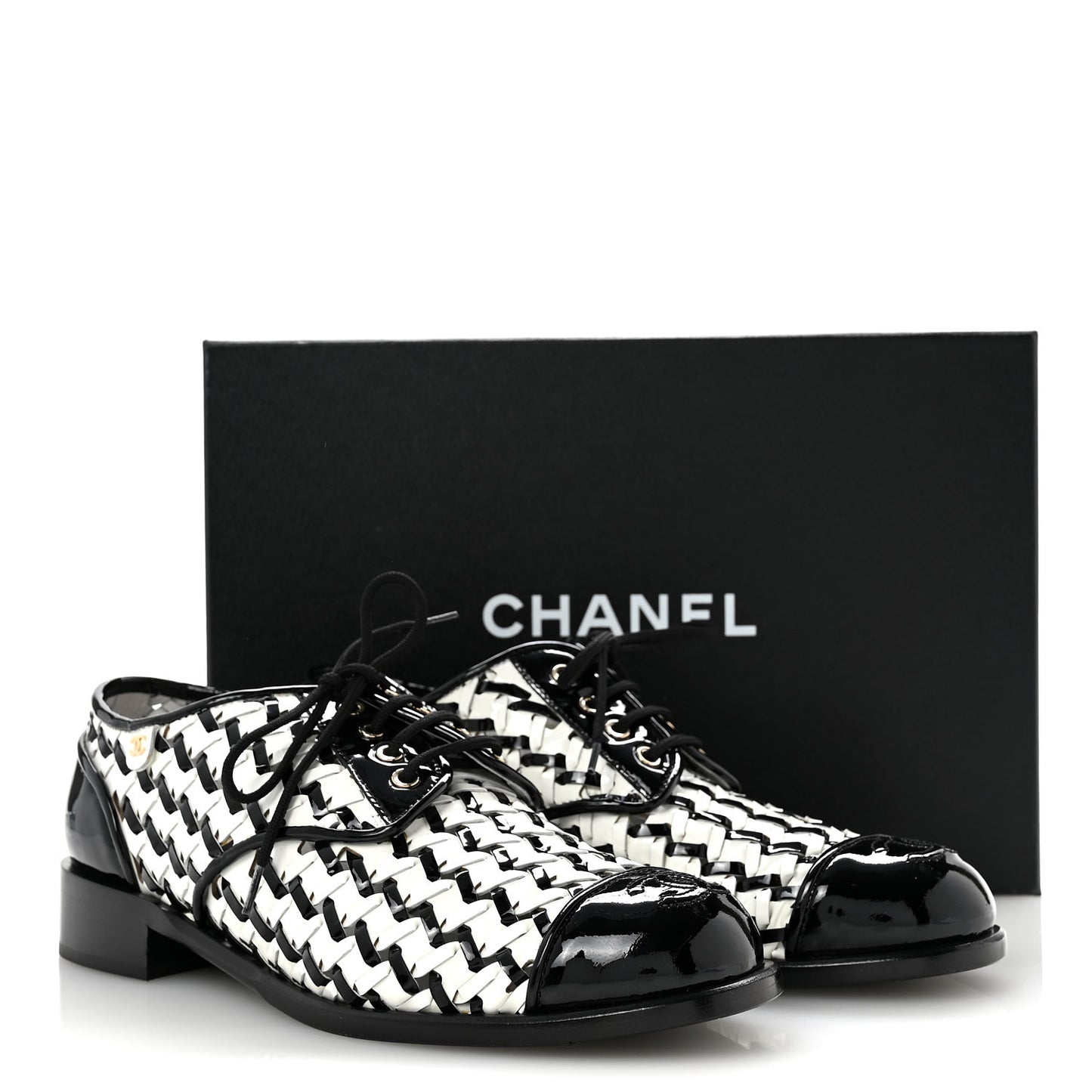 Lambskin Braided Patent CC Lace Up Oxfords 39 Black White