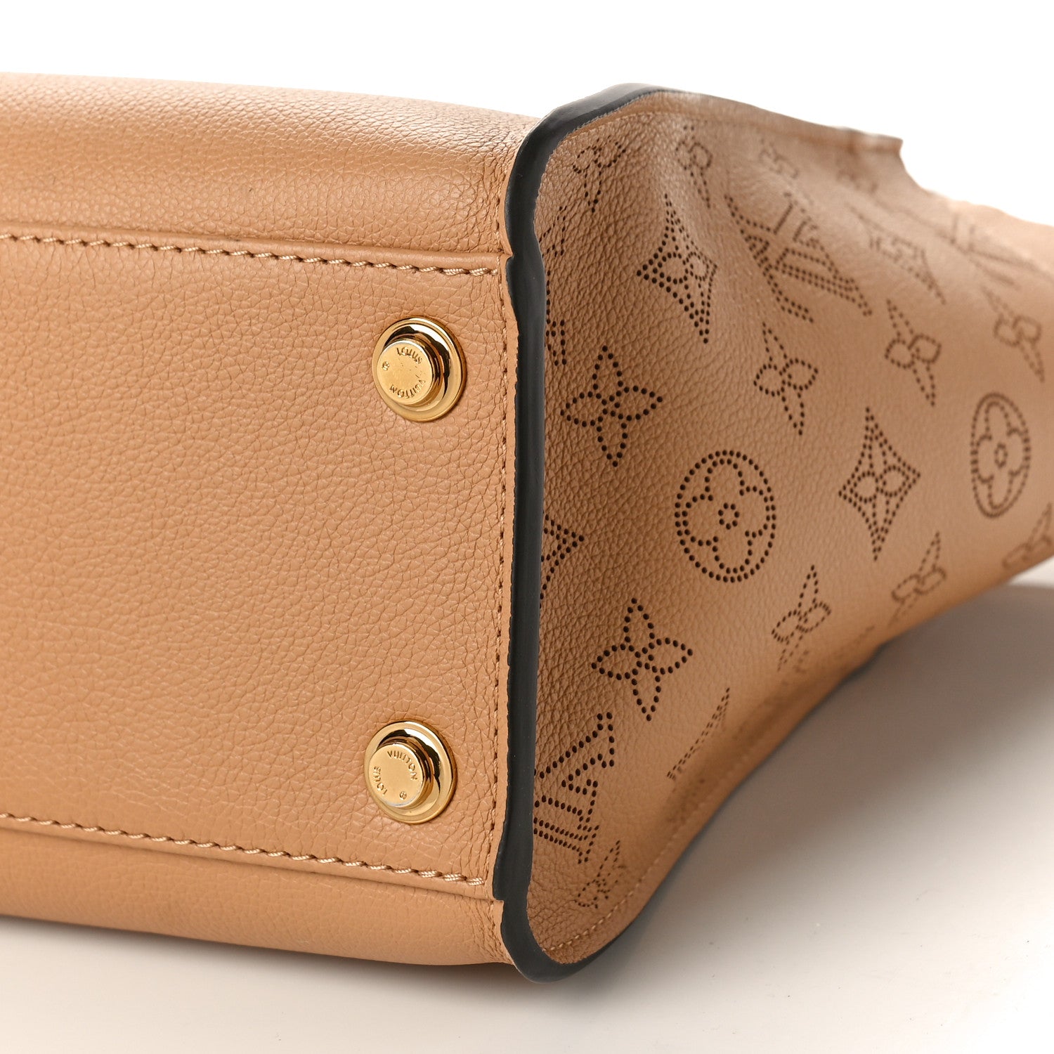 Louis Vuitton Mahina On My Side Arizona 8 of 8