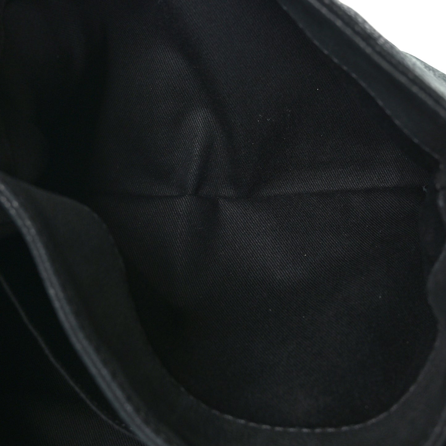 Iridescent Caviar Medium Lady Pearly Flap Black