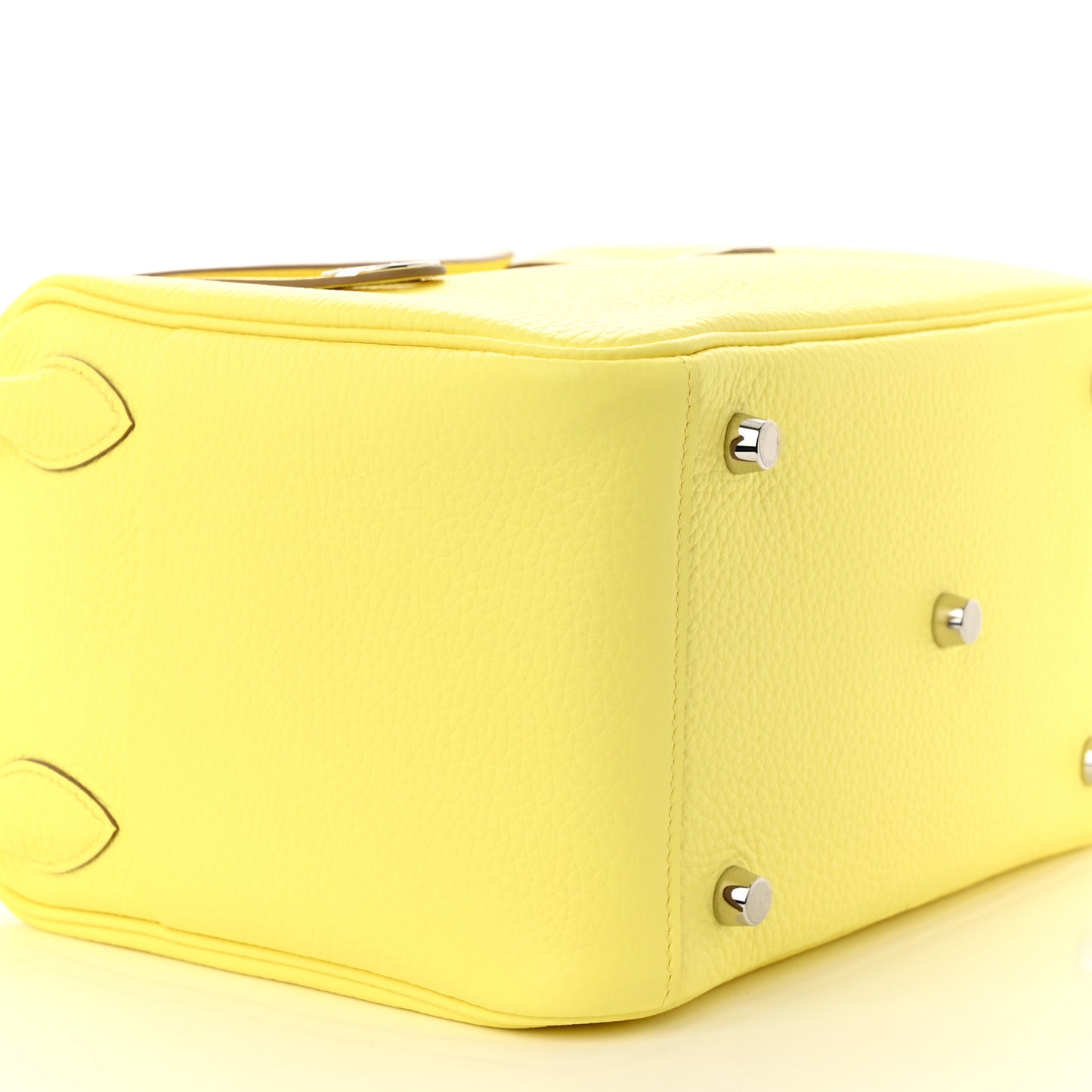 Taurillon Clemence Lindy 26 Limoncello