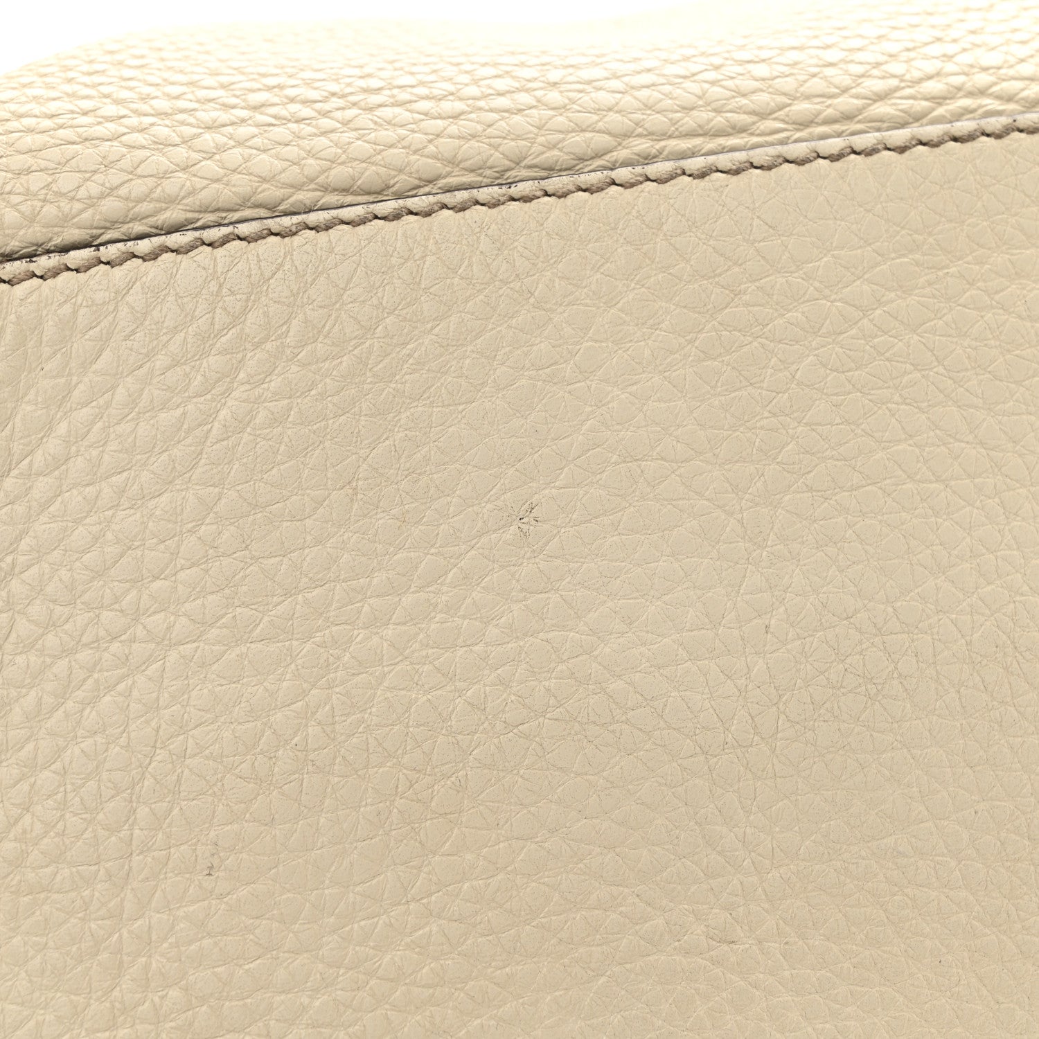 Gucci Pebbled Calfskin Medium Soho Chain Shoulder Bag Off White 15 of 17