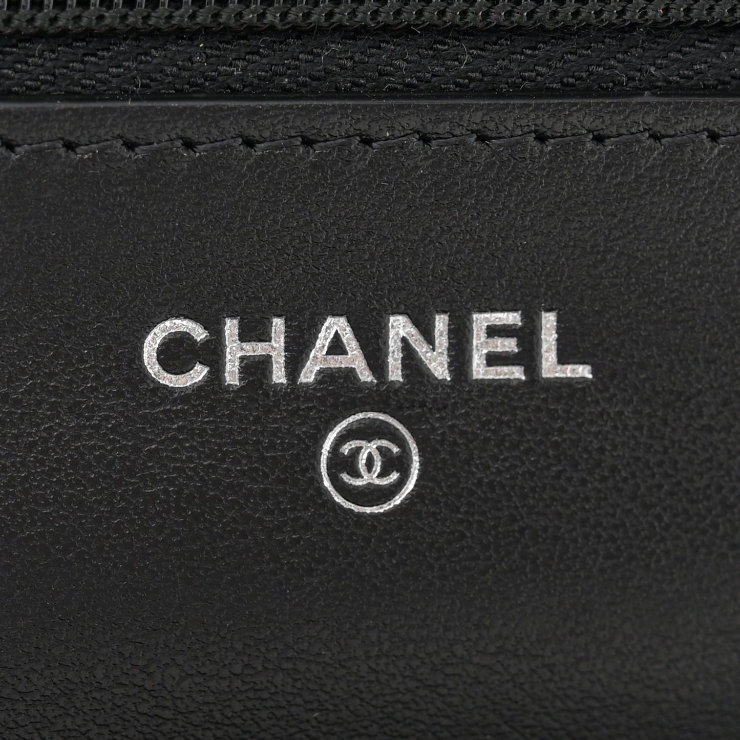 Patent Quilted Bi-Color Wallet On Chain WOC Red Black