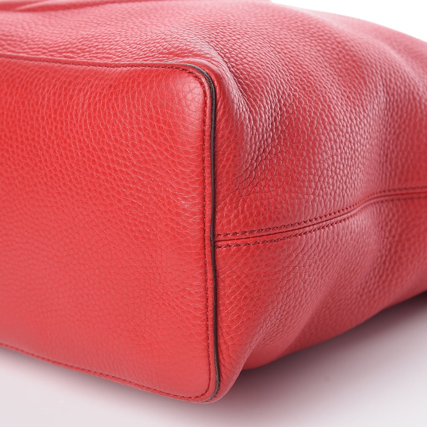Pebbled Calfskin Large Soho Hobo Tabasco Red