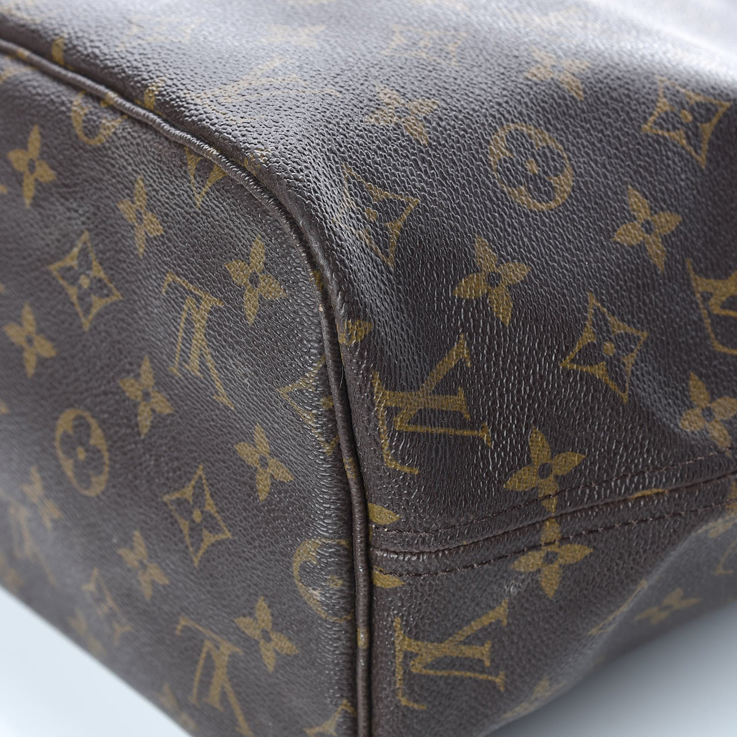 Louis Vuitton Monogram Neverfull MM 18 of 24