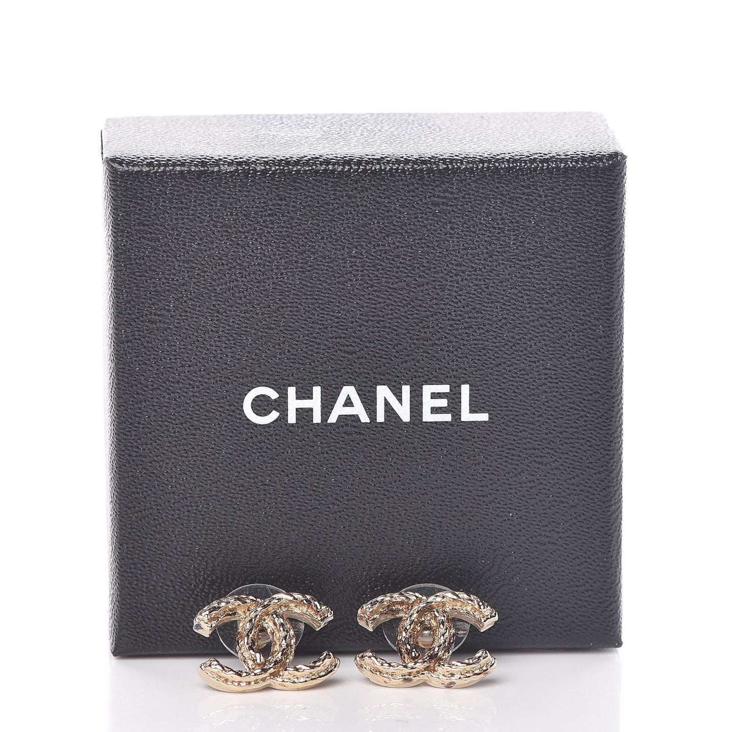 Metal Twisted CC Earrings Gold