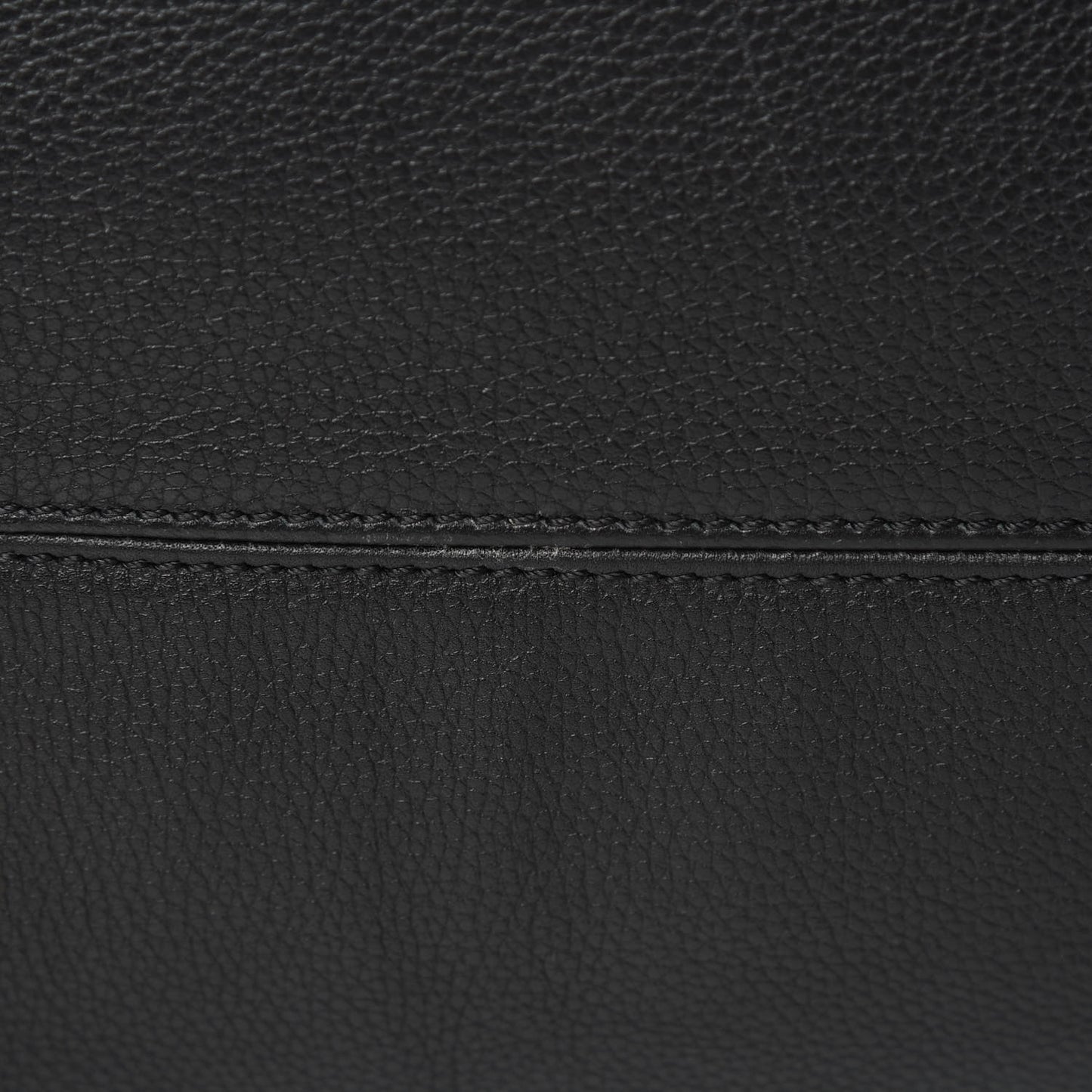 Pebbled Calfskin Large Skull Padlock Zip Around Tote Black
