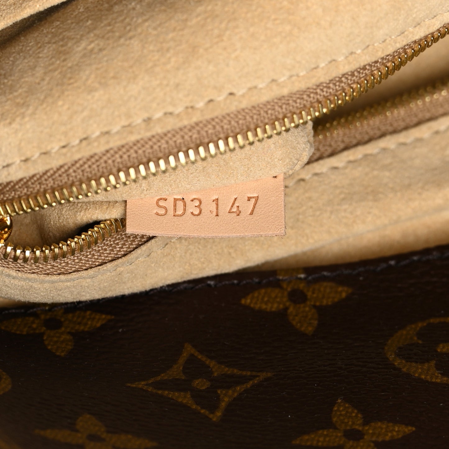 Monogram Artsy MM