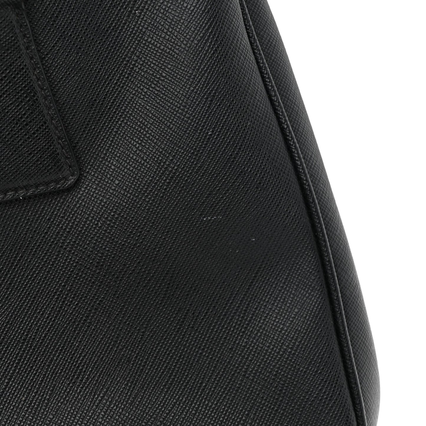 Saffiano Medium Galleria Double Zip Tote Black