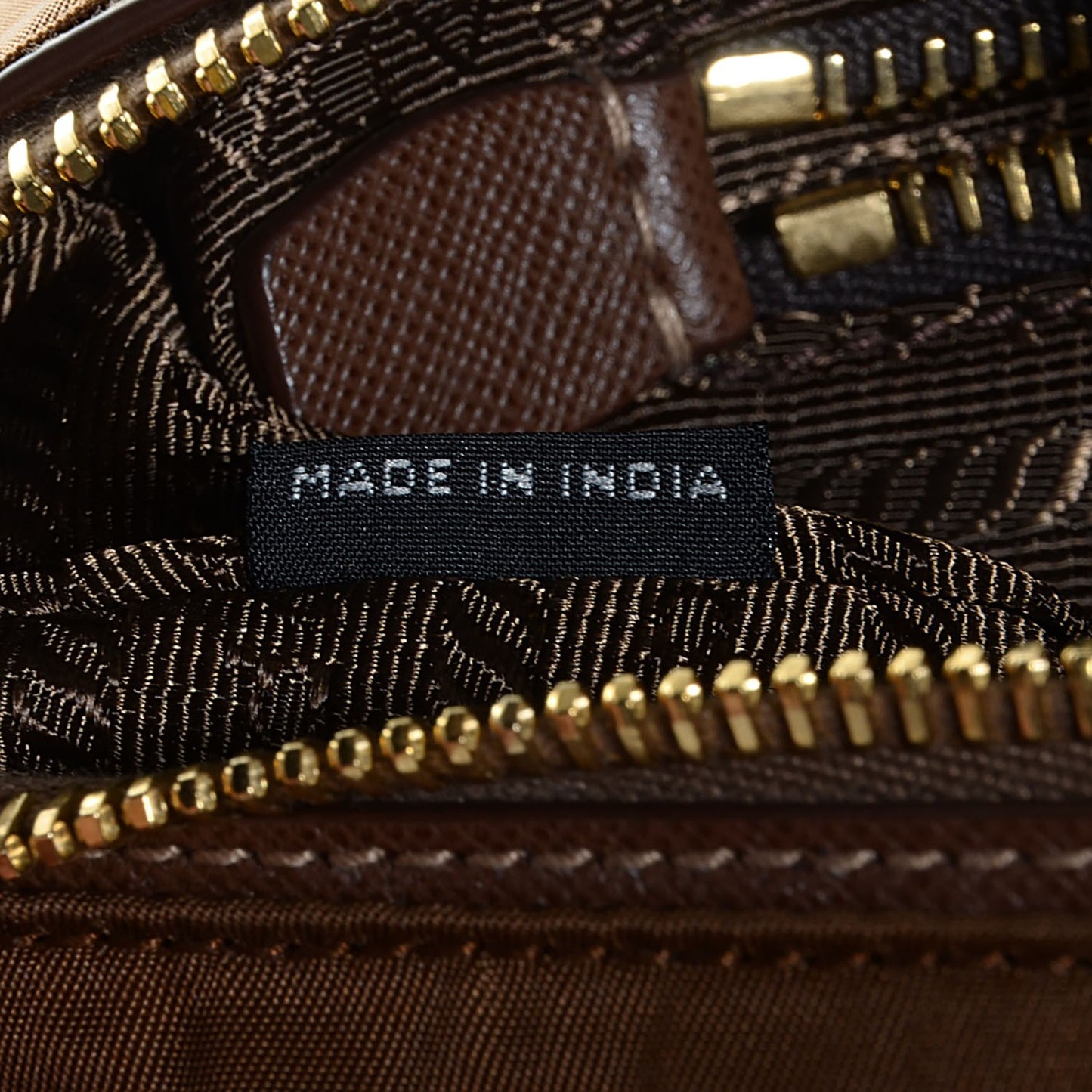Saffiano Tessuto Nylon Tote Corinto