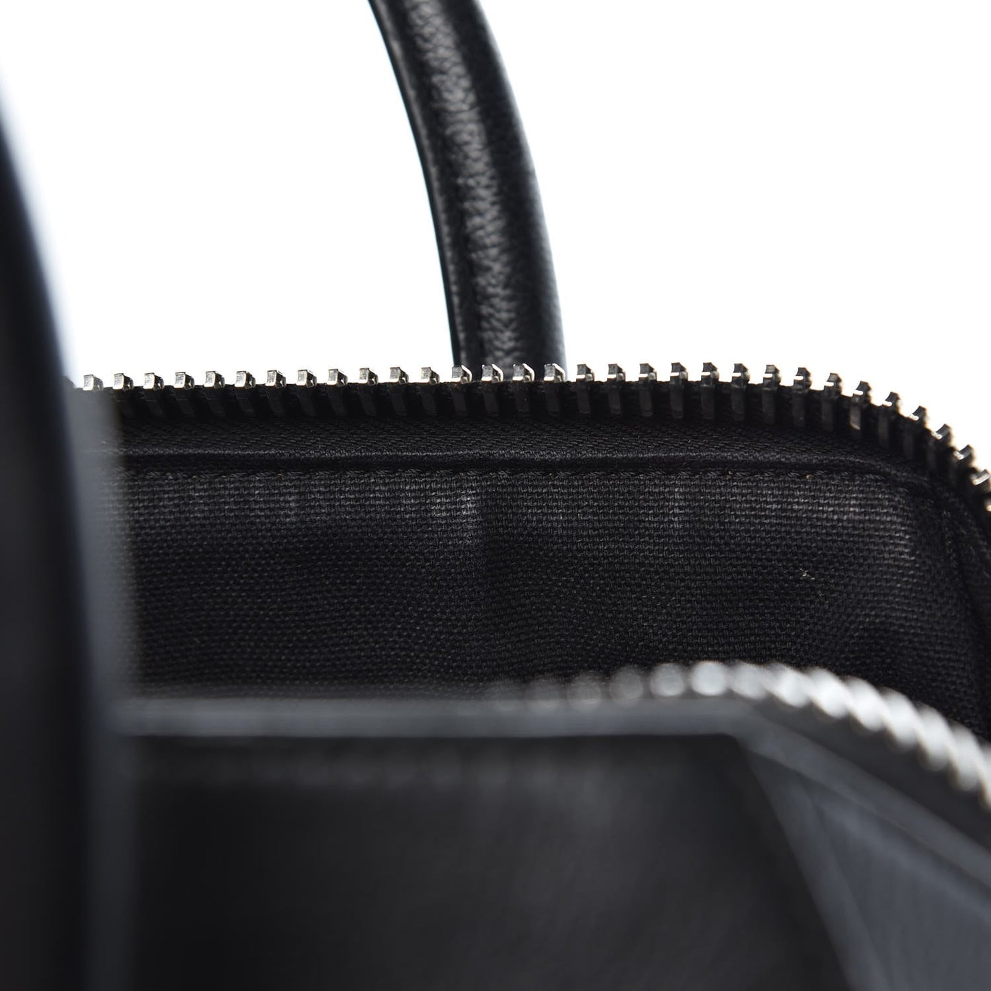 Sugar Goatskin Medium Antigona Black