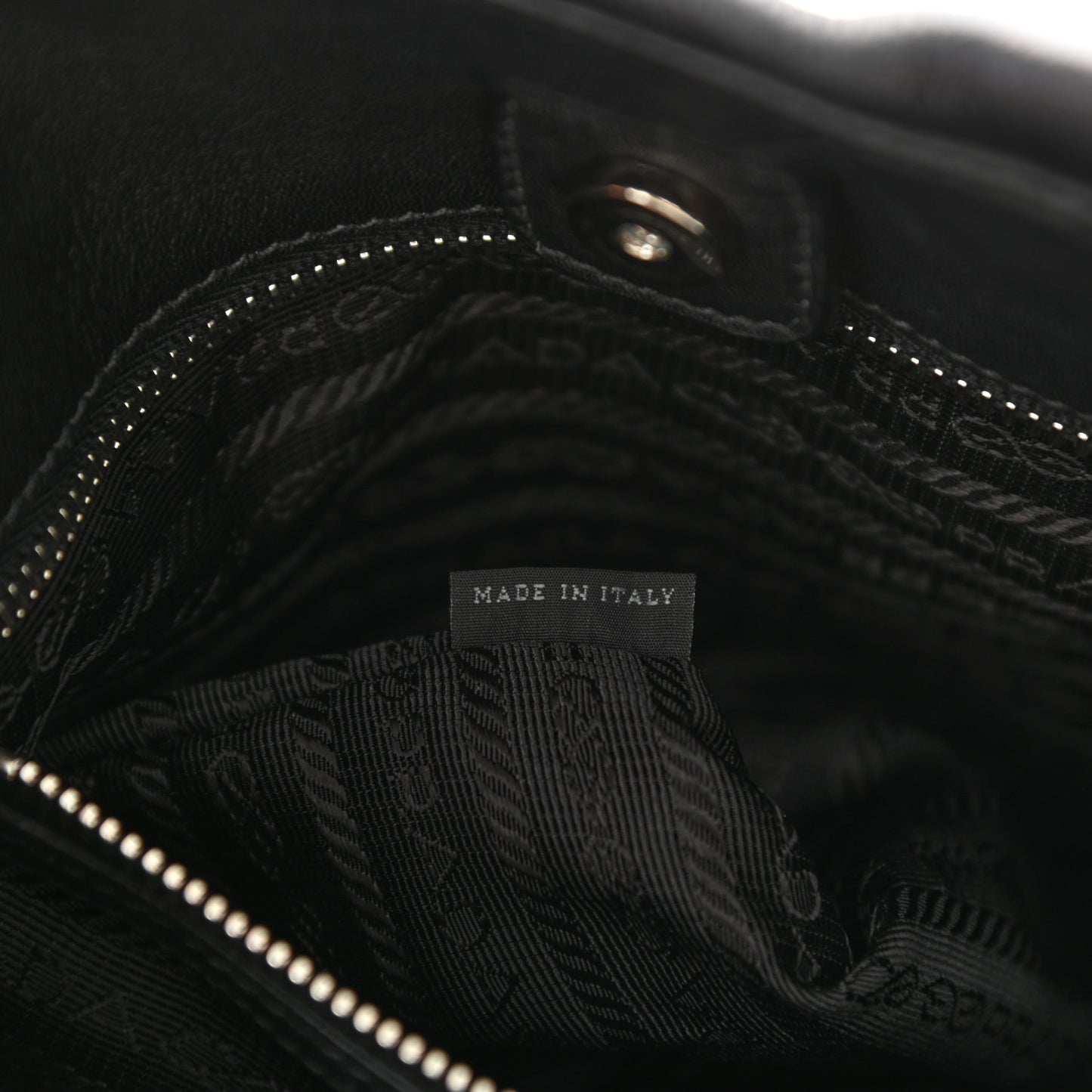 Vitello Daino Side Pocket Hobo Black
