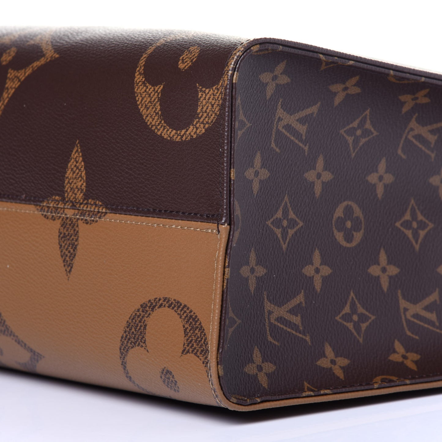 Reverse Monogram Giant Onthego MM