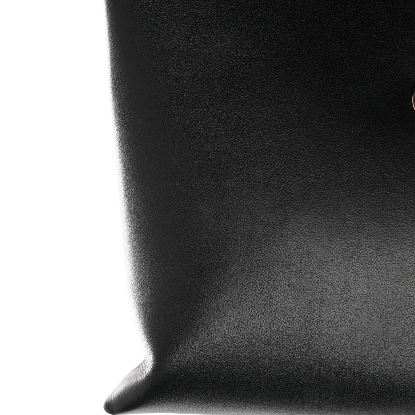 Vitello Virtus Chain Clutch Black