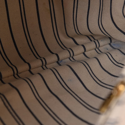 Louis Vuitton Empreinte Artsy MM Neige 17 of 32