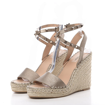 Valentino Garavani Metallic Grained Calfskin Rockstud Crisscross Ankle Strap Espadrille Wedge Sandals 41 Skin Natural 2 of 7