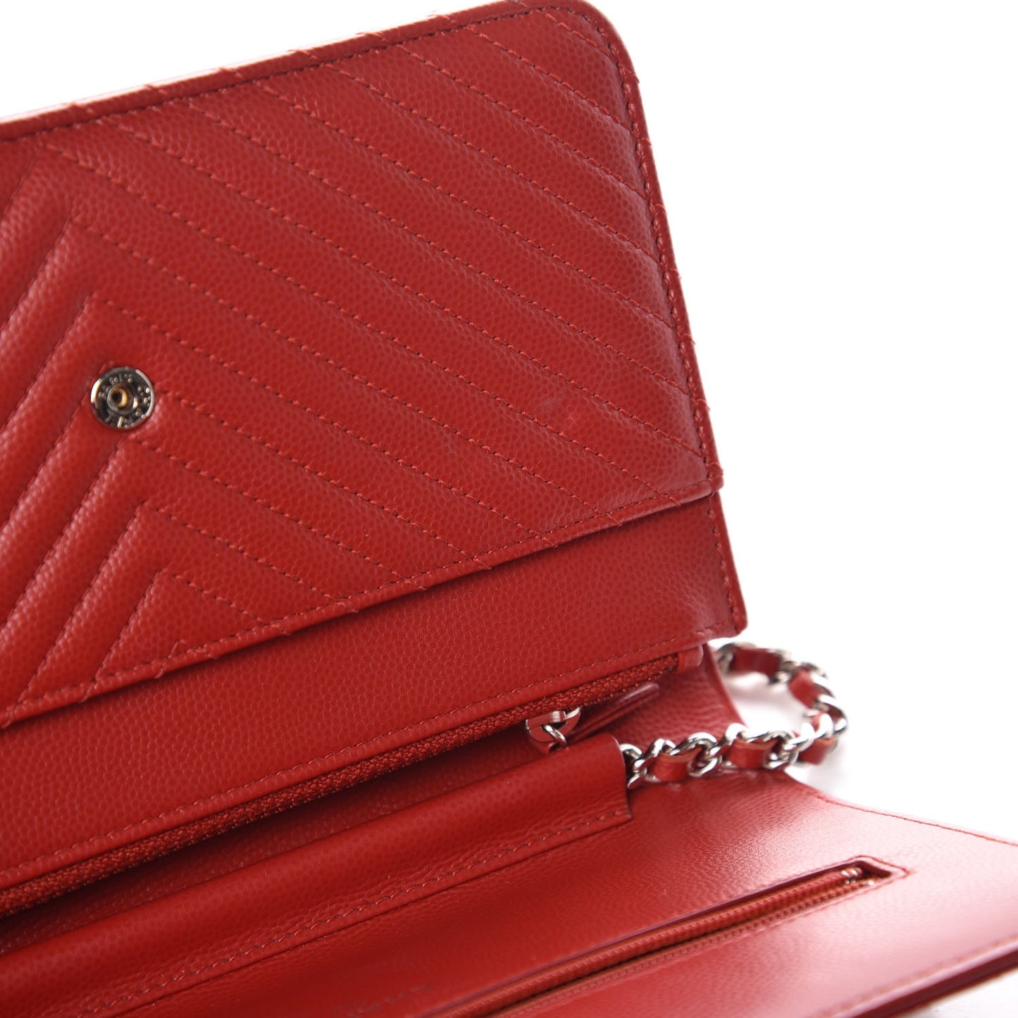 Caviar Chevron Quilted Wallet On Chain WOC Red