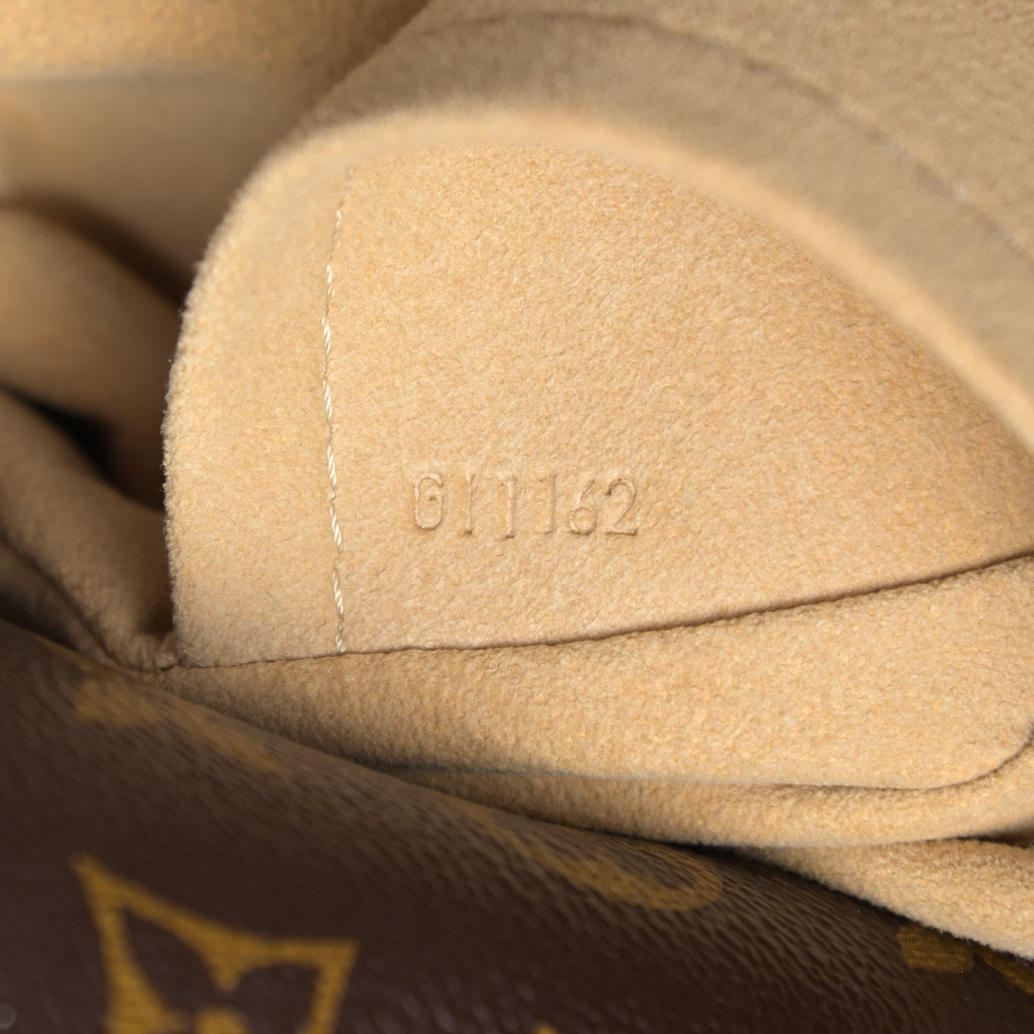 Louis Vuitton Monogram Artsy MM 7 of 11