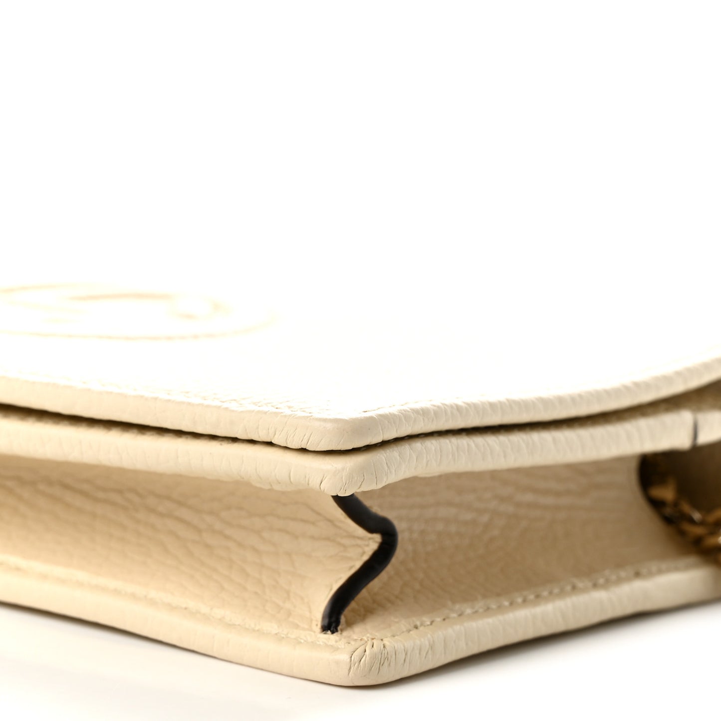 Pebbled Calfskin Soho Wallet On Chain Ivoire