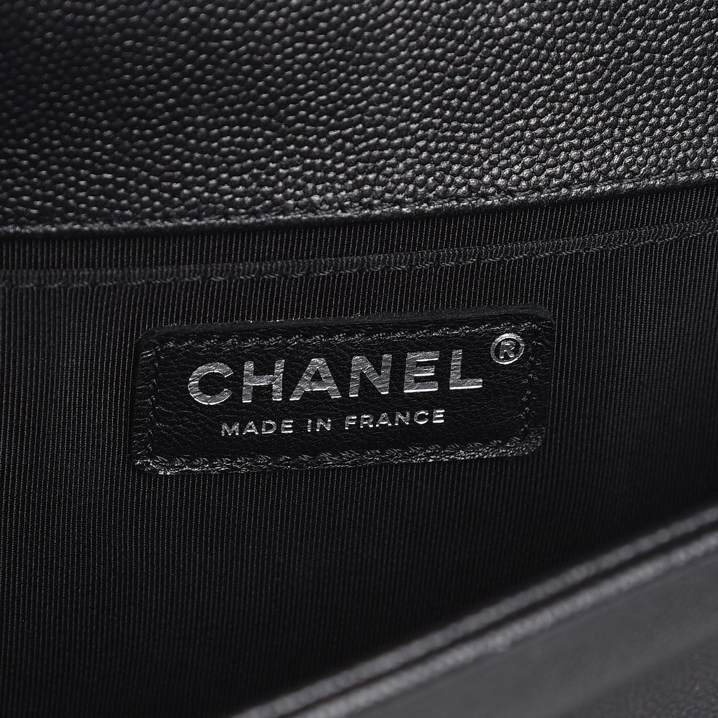 Caviar Quilted Medium Boy Flap So Black