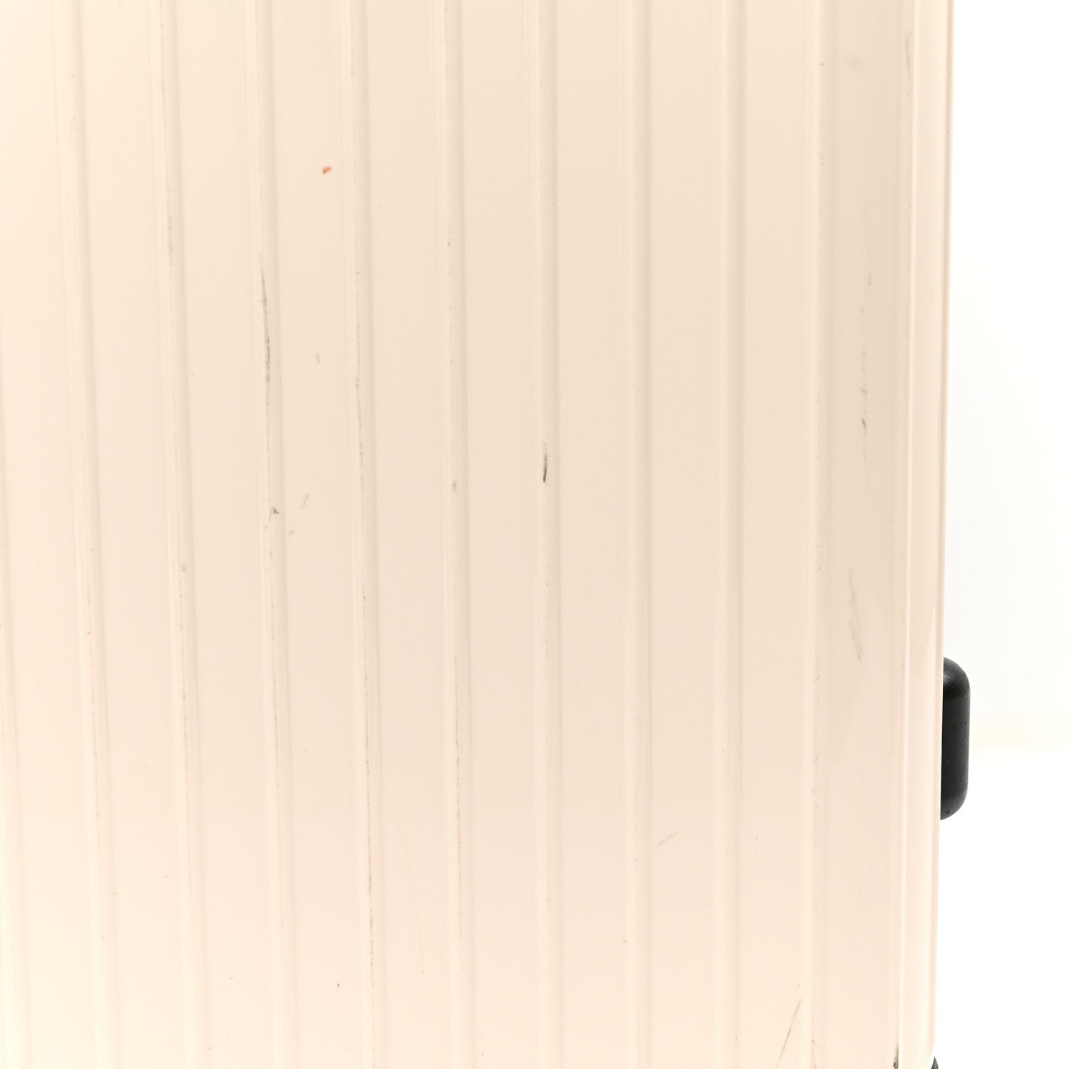 Rimowa Gloss Polycarbonate Essential Lite Check-In L Ivory Beige 12 of 15