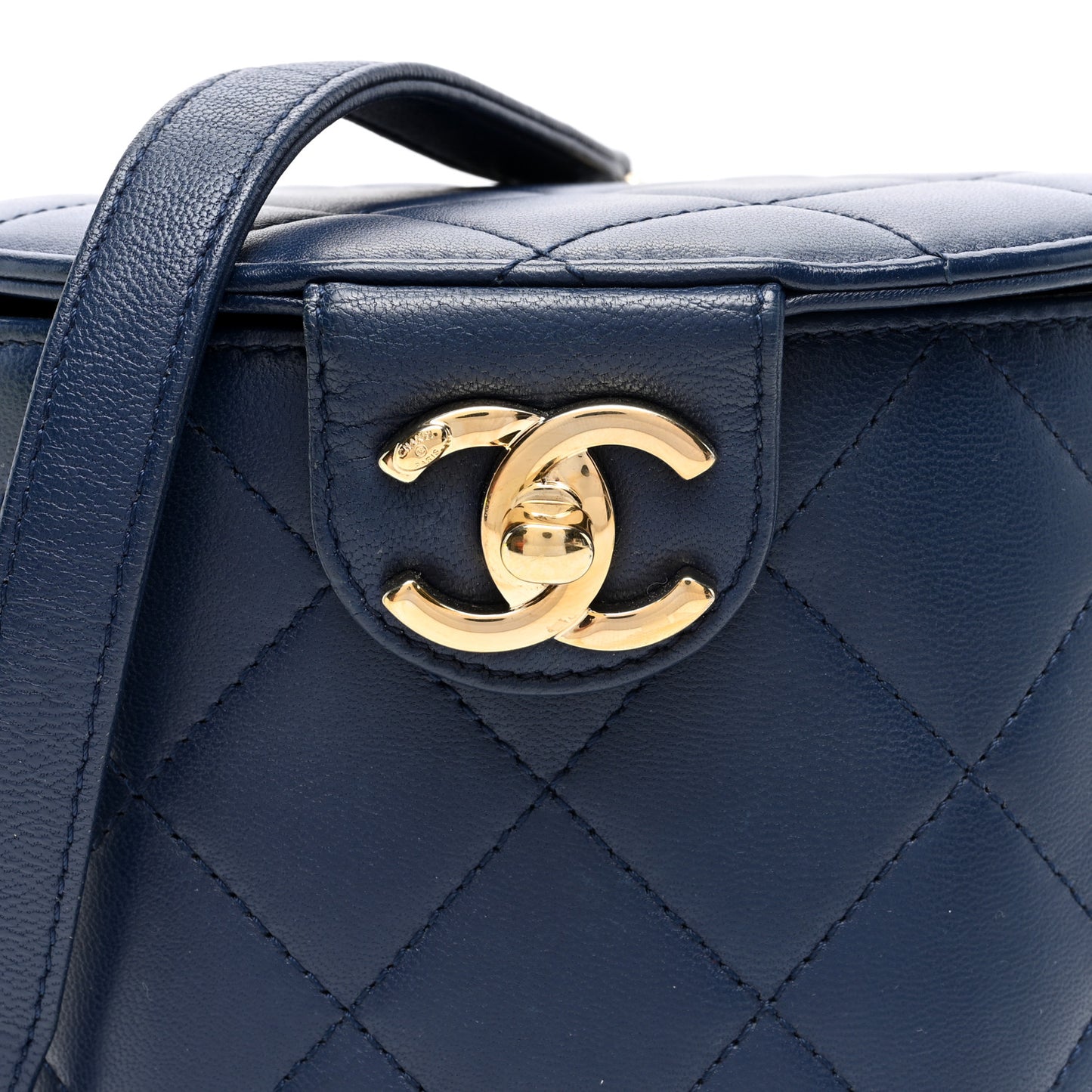 Lambskin Resin Elegant Chain Vanity Case Blue