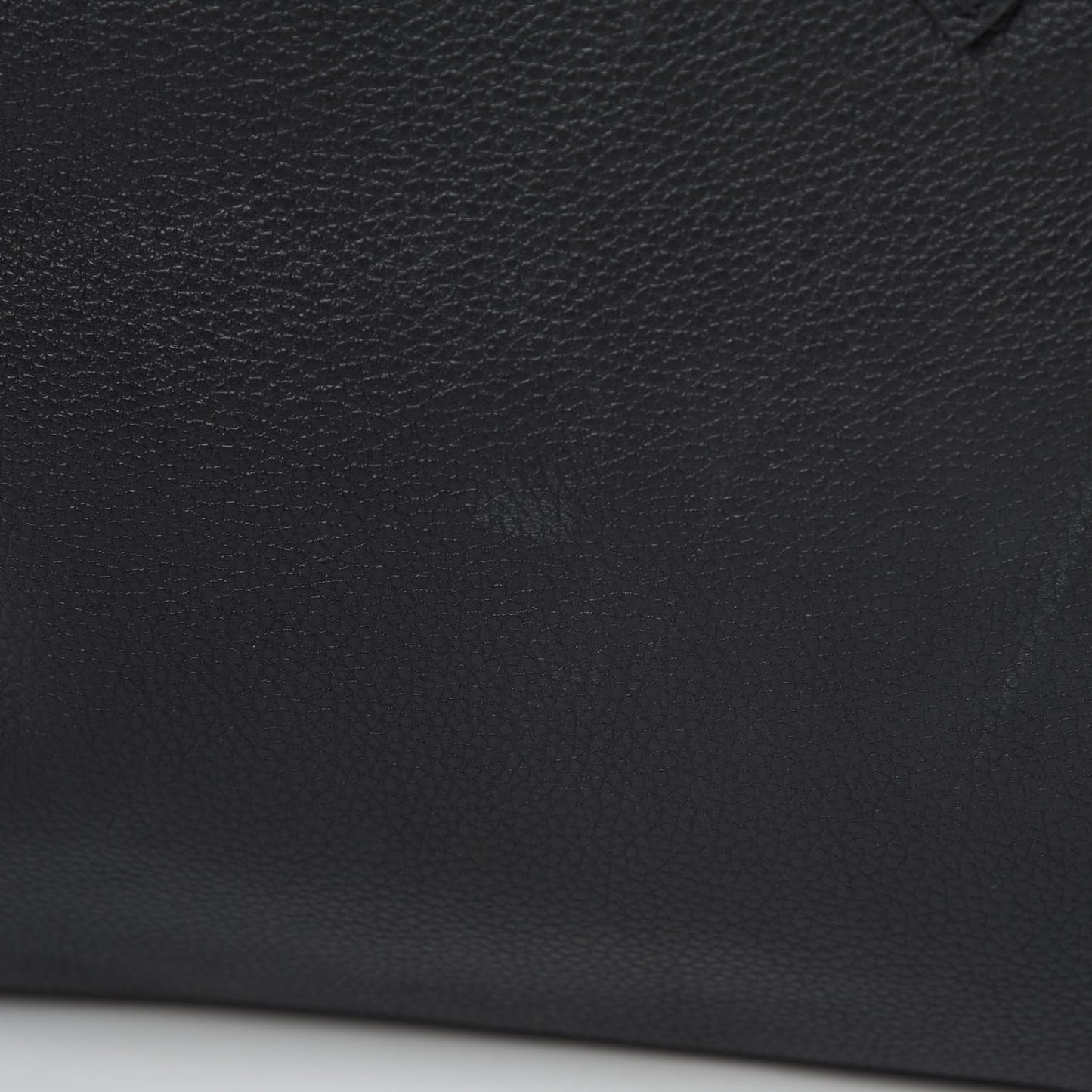 Pebbled Calfskin Large Skull Padlock Zip Around Tote Black
