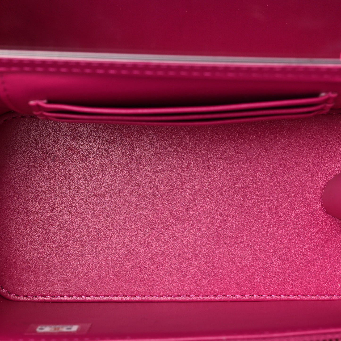 Lambskin Resin Quilted Vanity Case With Chain Fuchsia